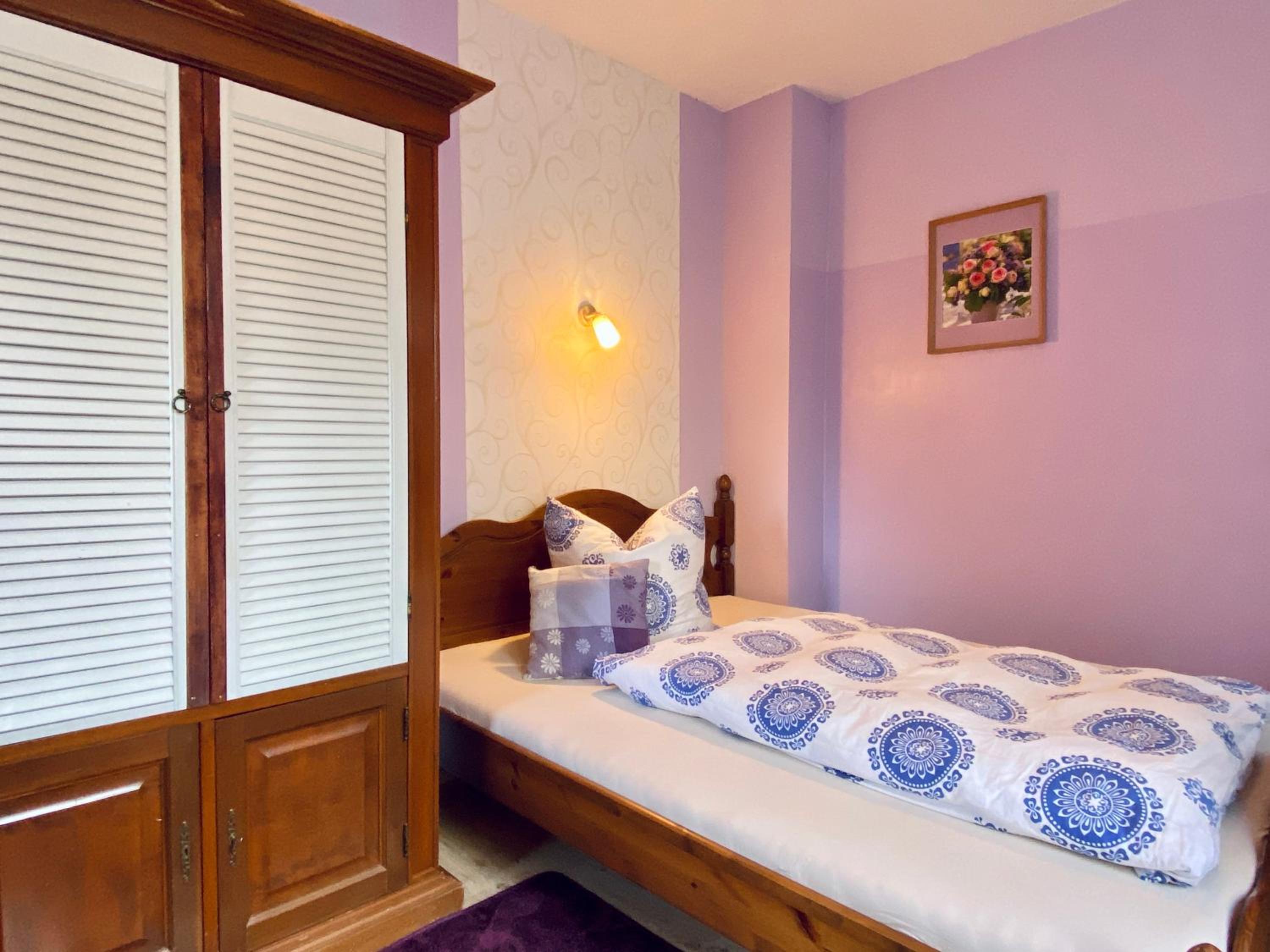 Double Room With Private Bathroom - Photo 1