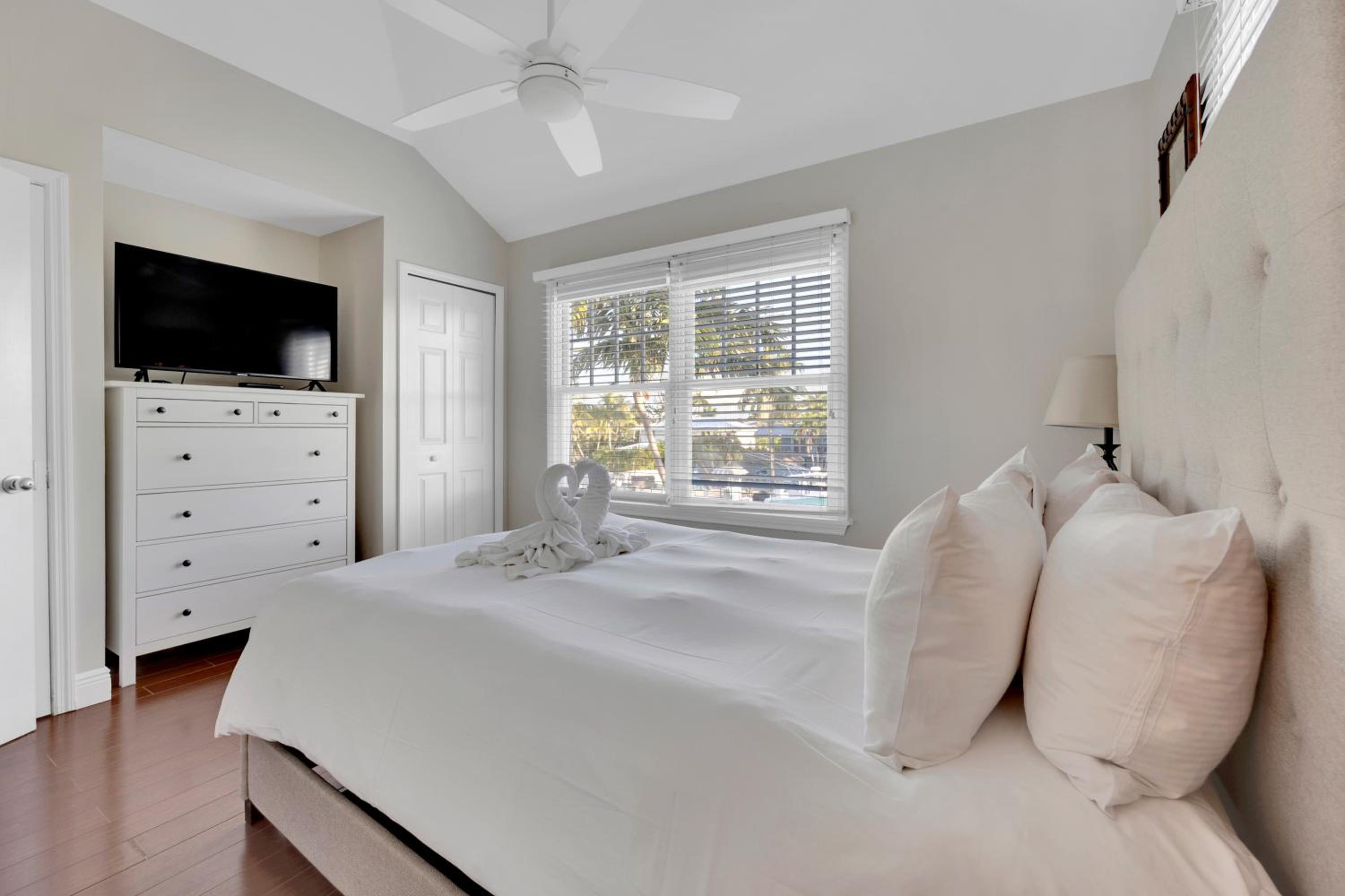 Two-Bedroom House photo 3