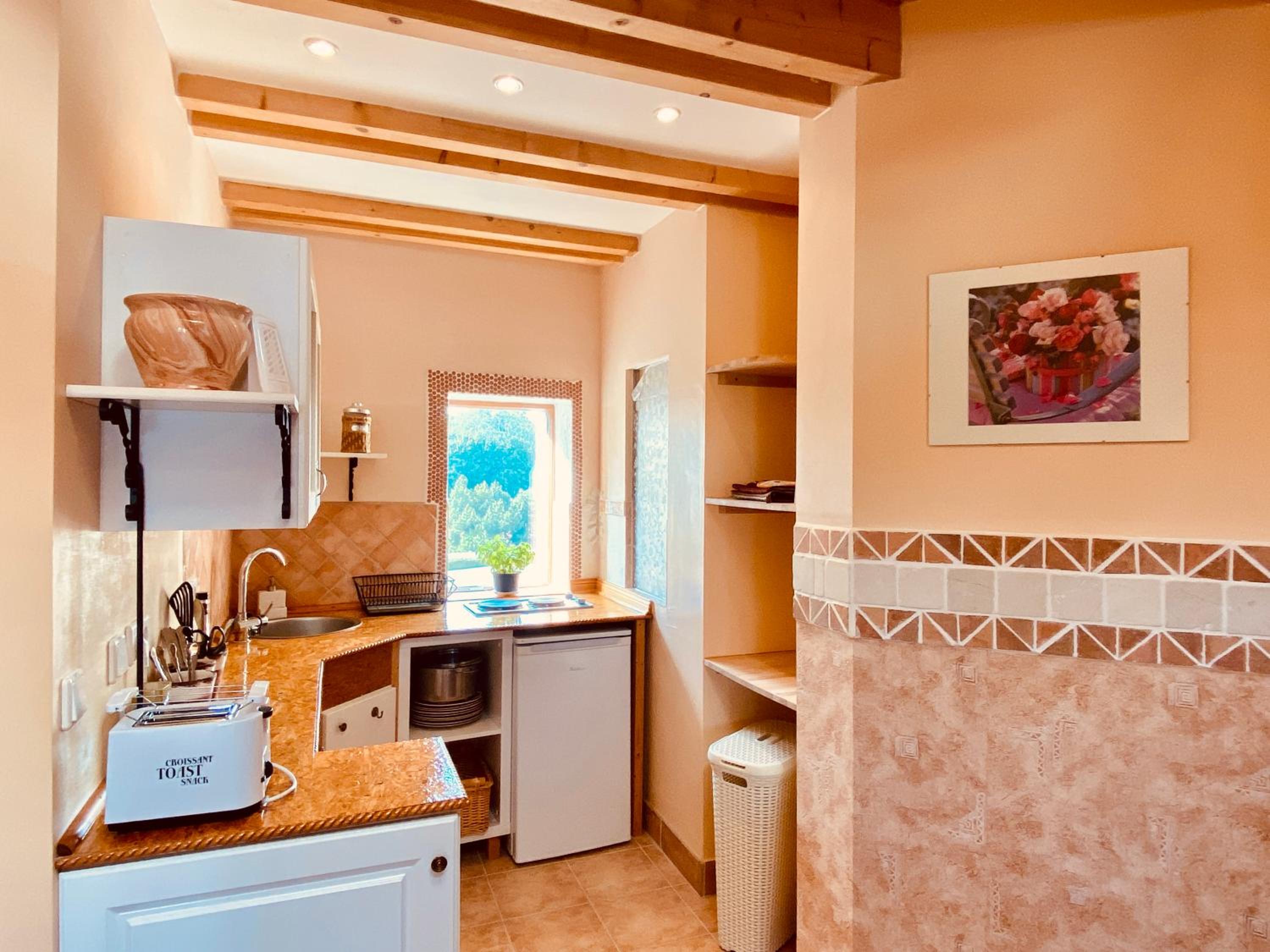 Family Suite with Balcony - Photo 8