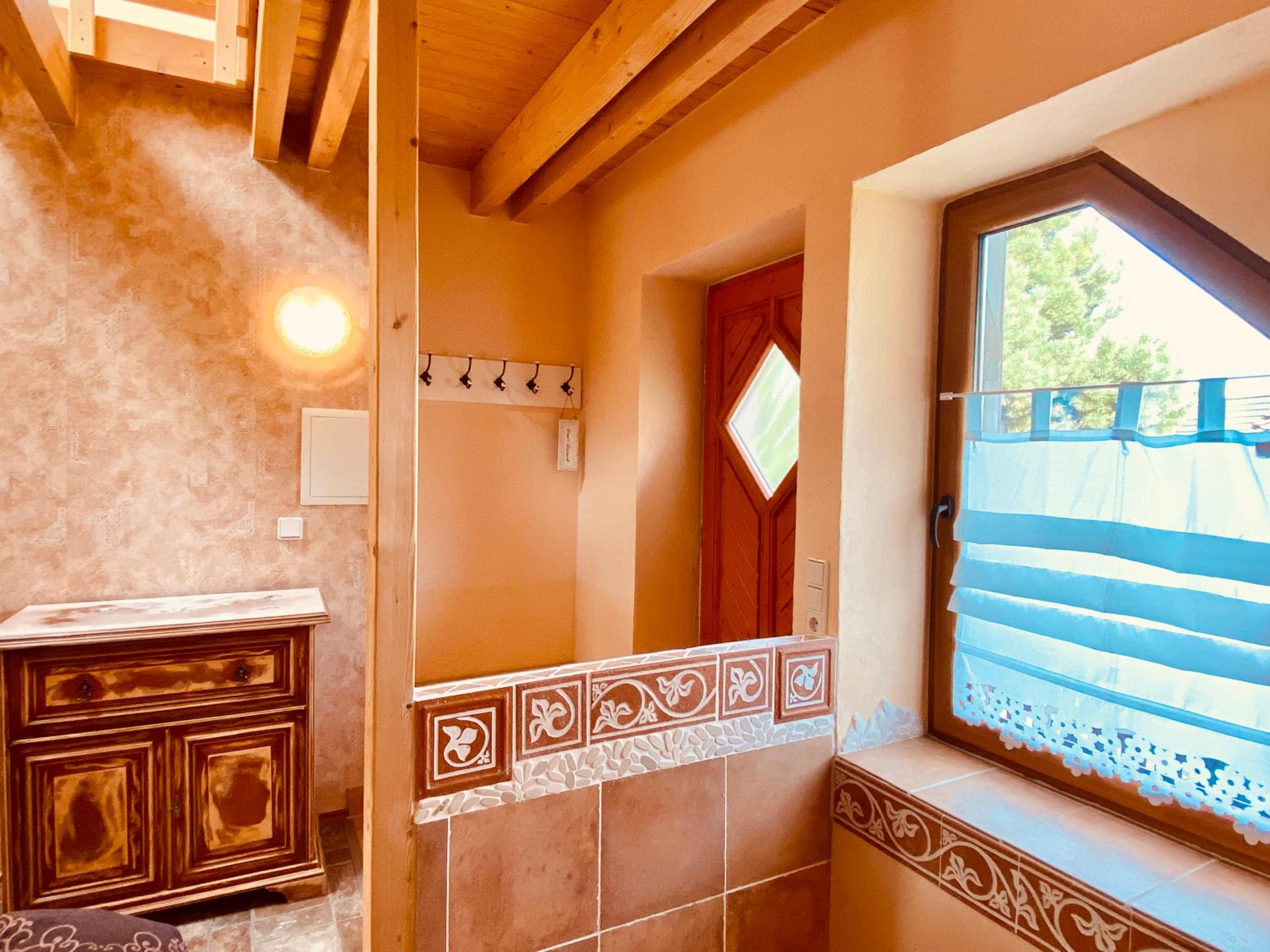 Family Suite with Balcony - Photo 7