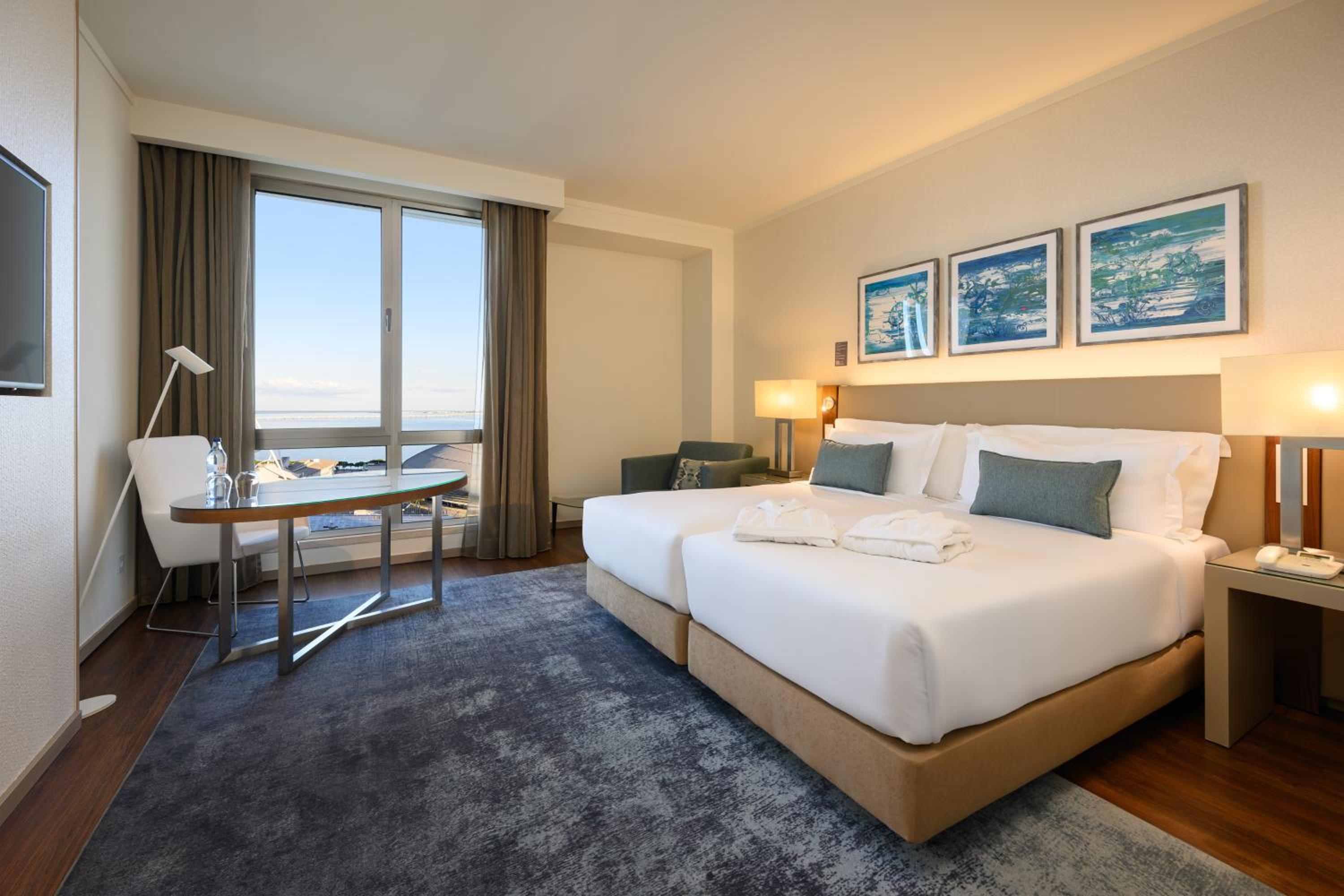 Premium Room River View - Photo 3