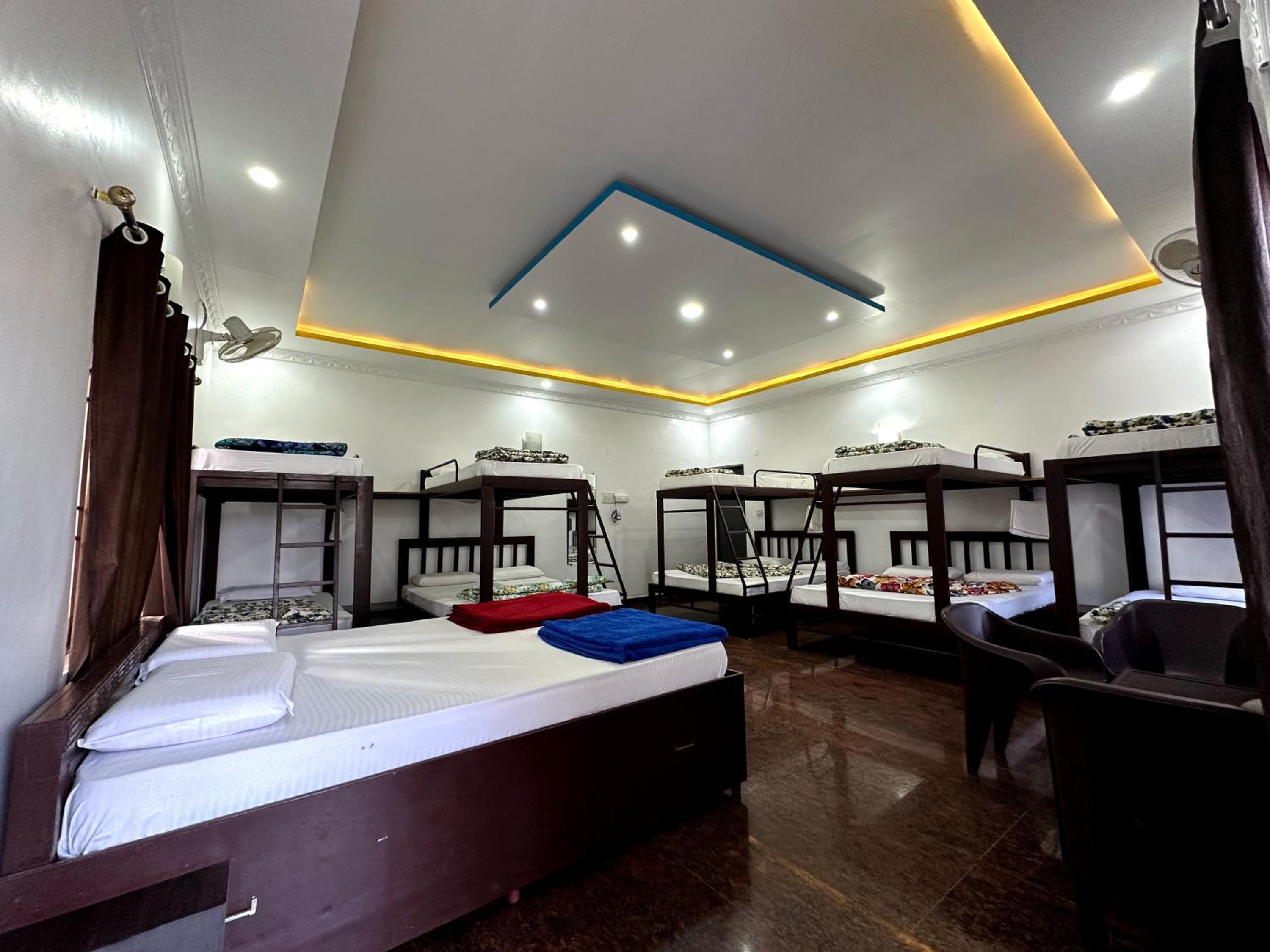 Mixed Dormitory Room photo 1