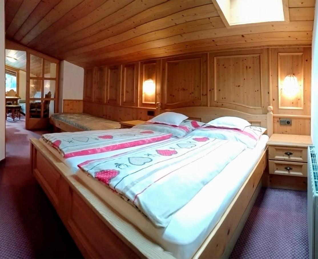 Two-Bedroom Suite photo 2