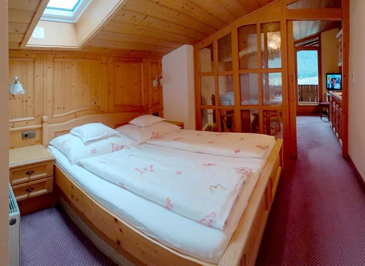 Junior Suite with Balcony photo 3