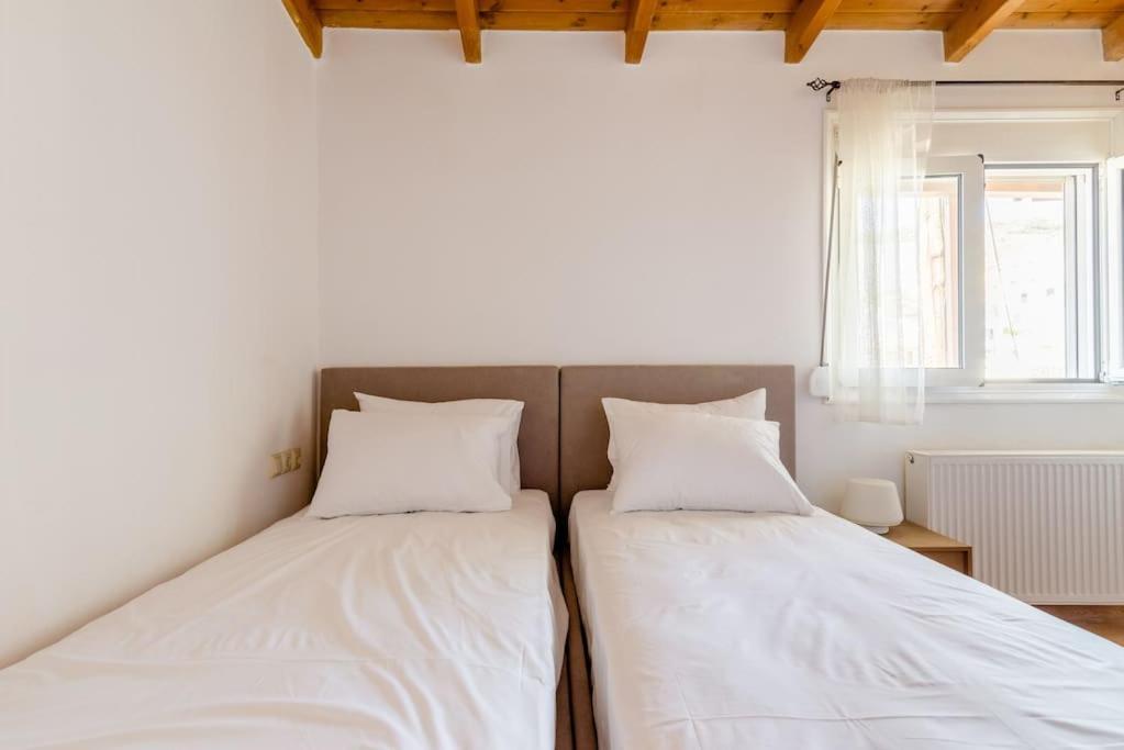 Two-Bedroom House photo 3