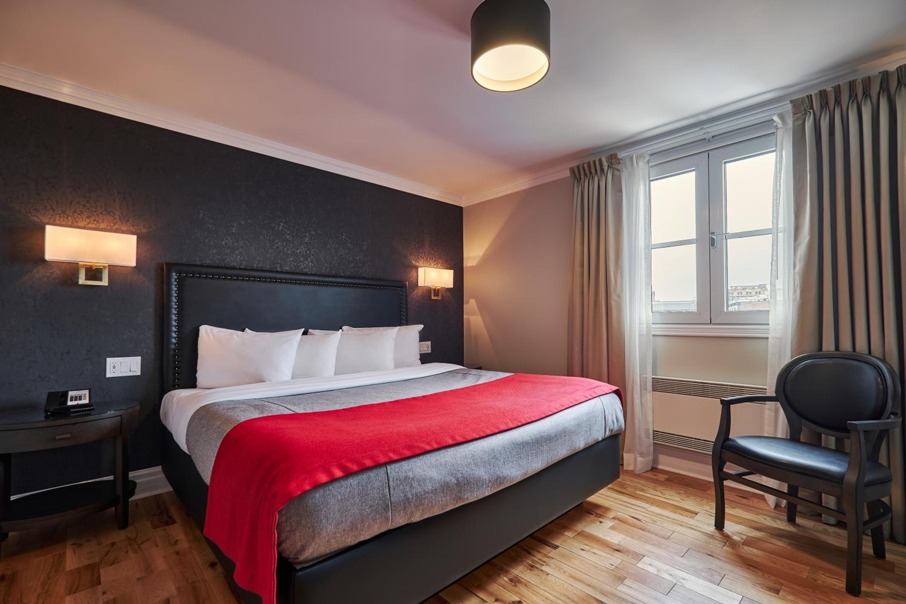 Superior King Room - Photo 7