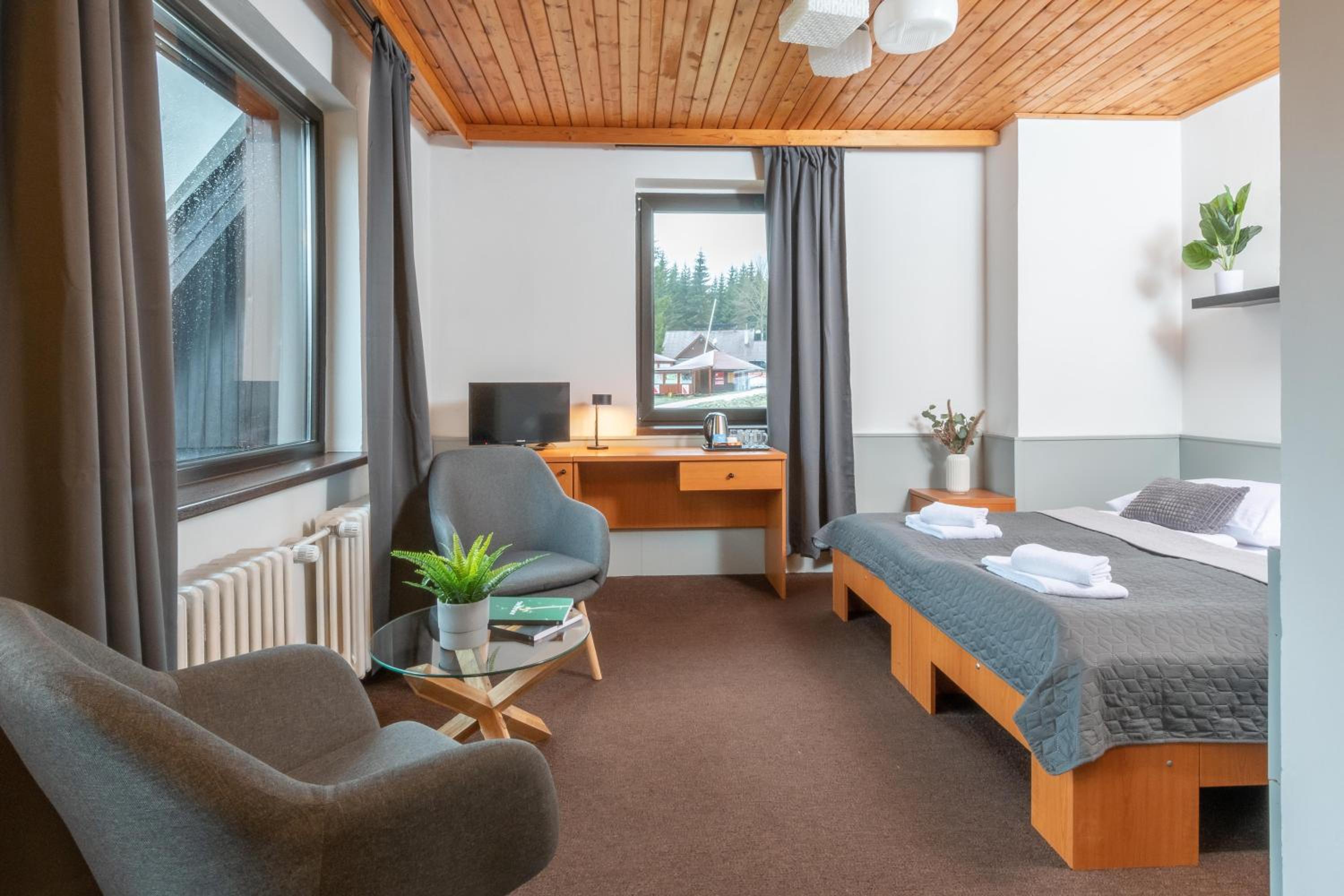 Double or Twin Room photo 2