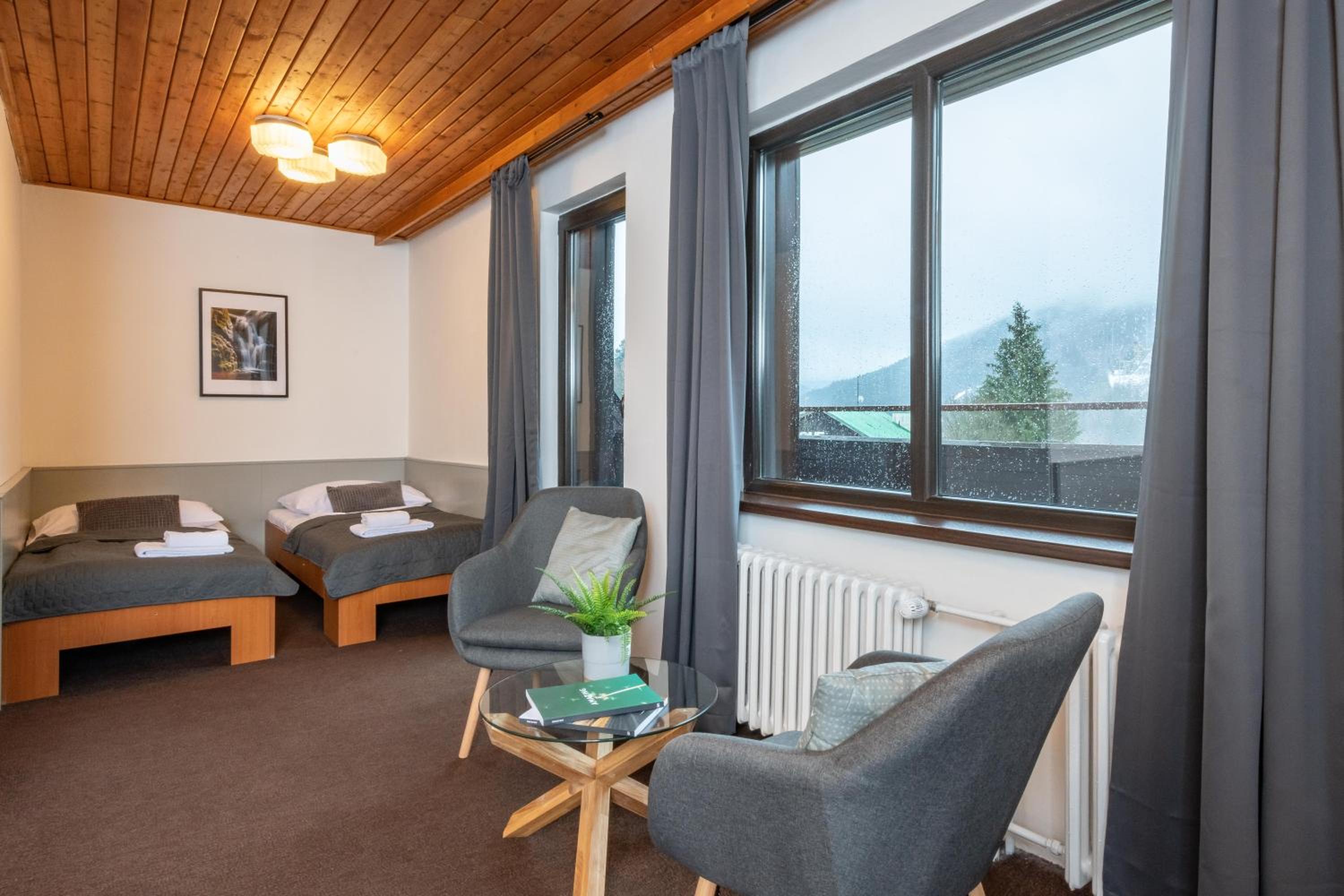 Double or Twin Room with Balcony photo 2