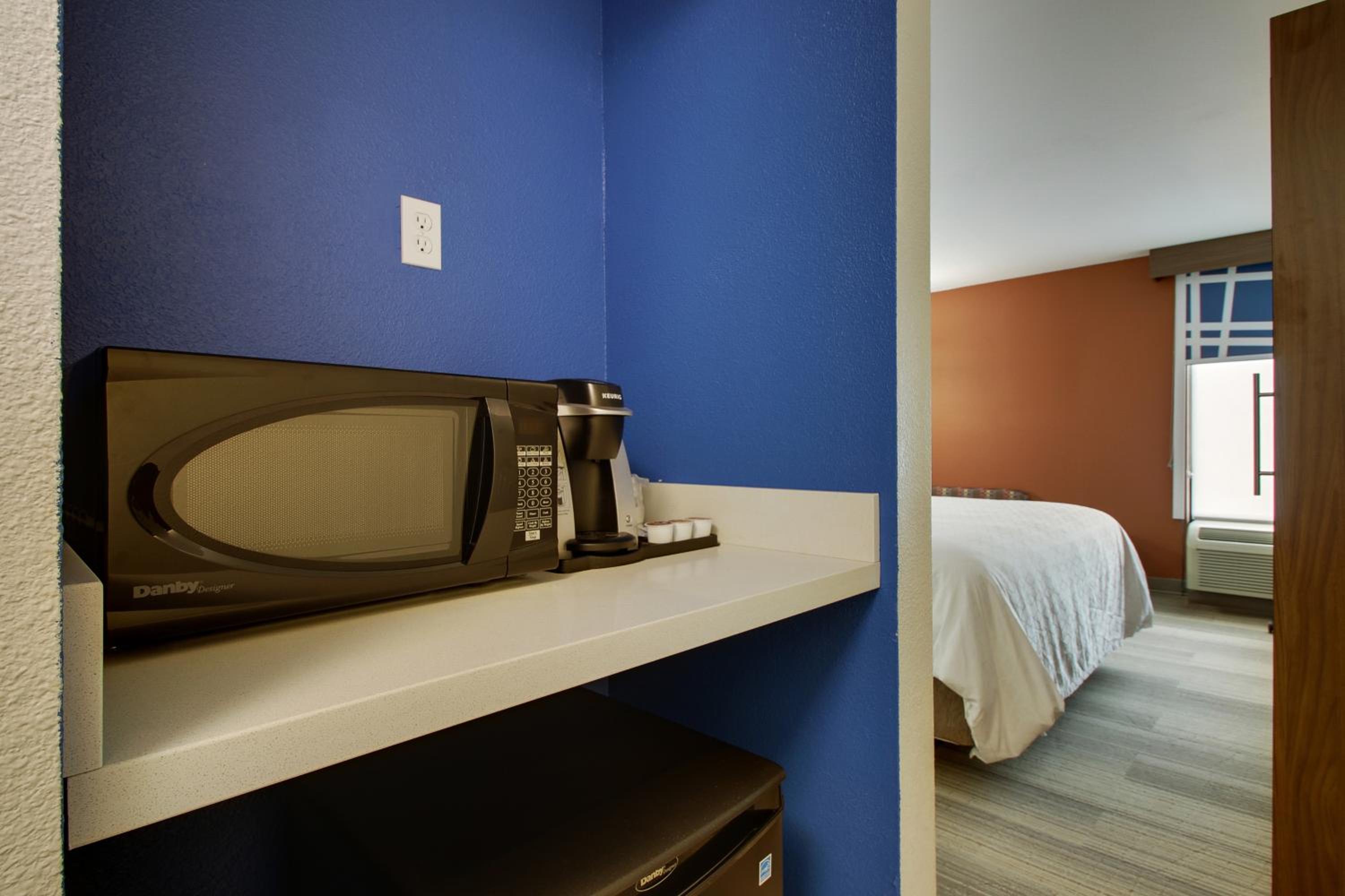 Standard King Room - Photo 2