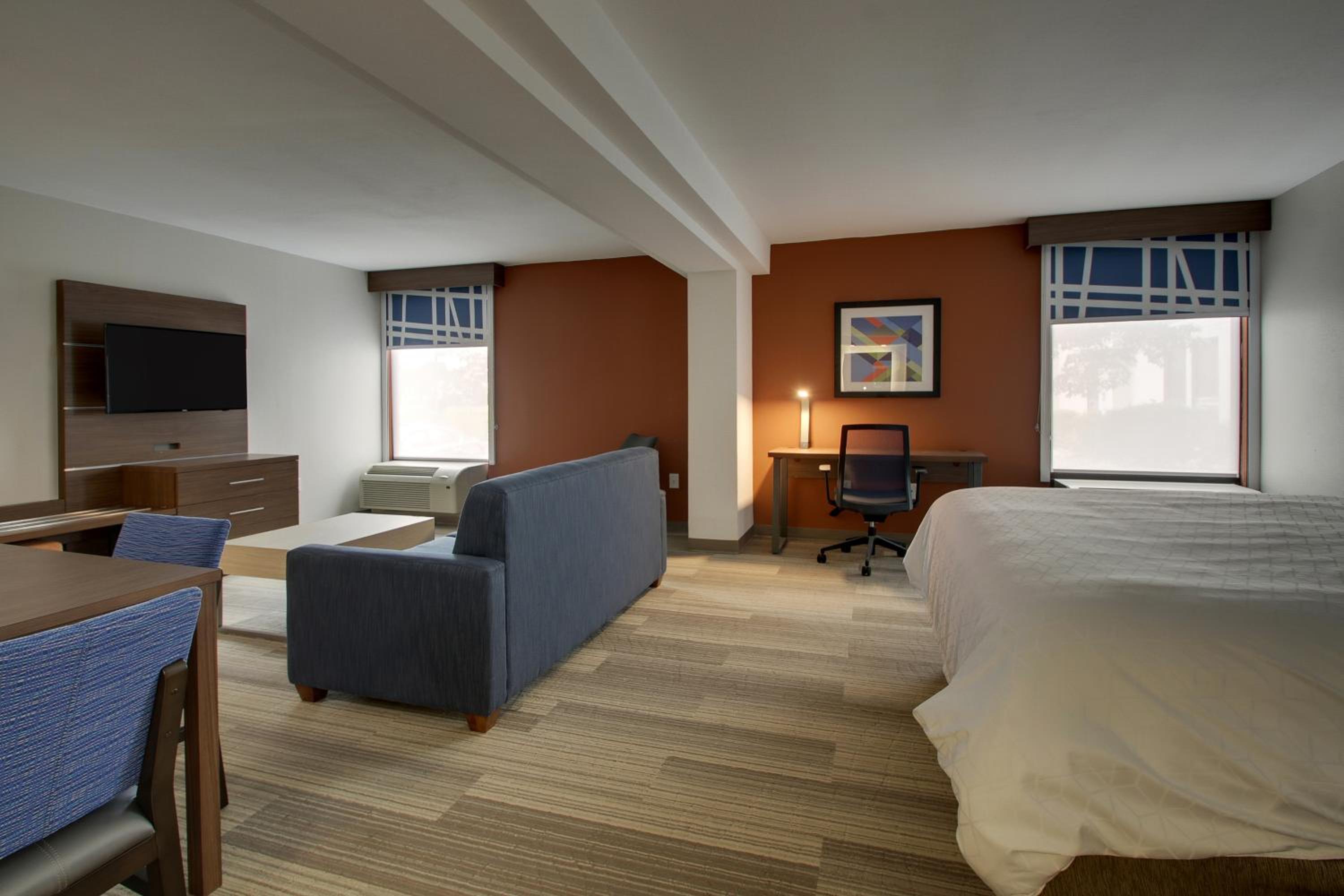 King Suite - Photo 1