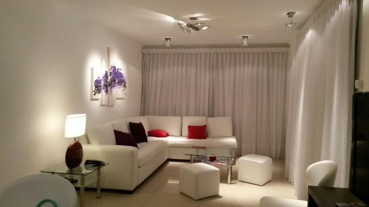 Two-Bedroom Apartment with Lake View photo 2