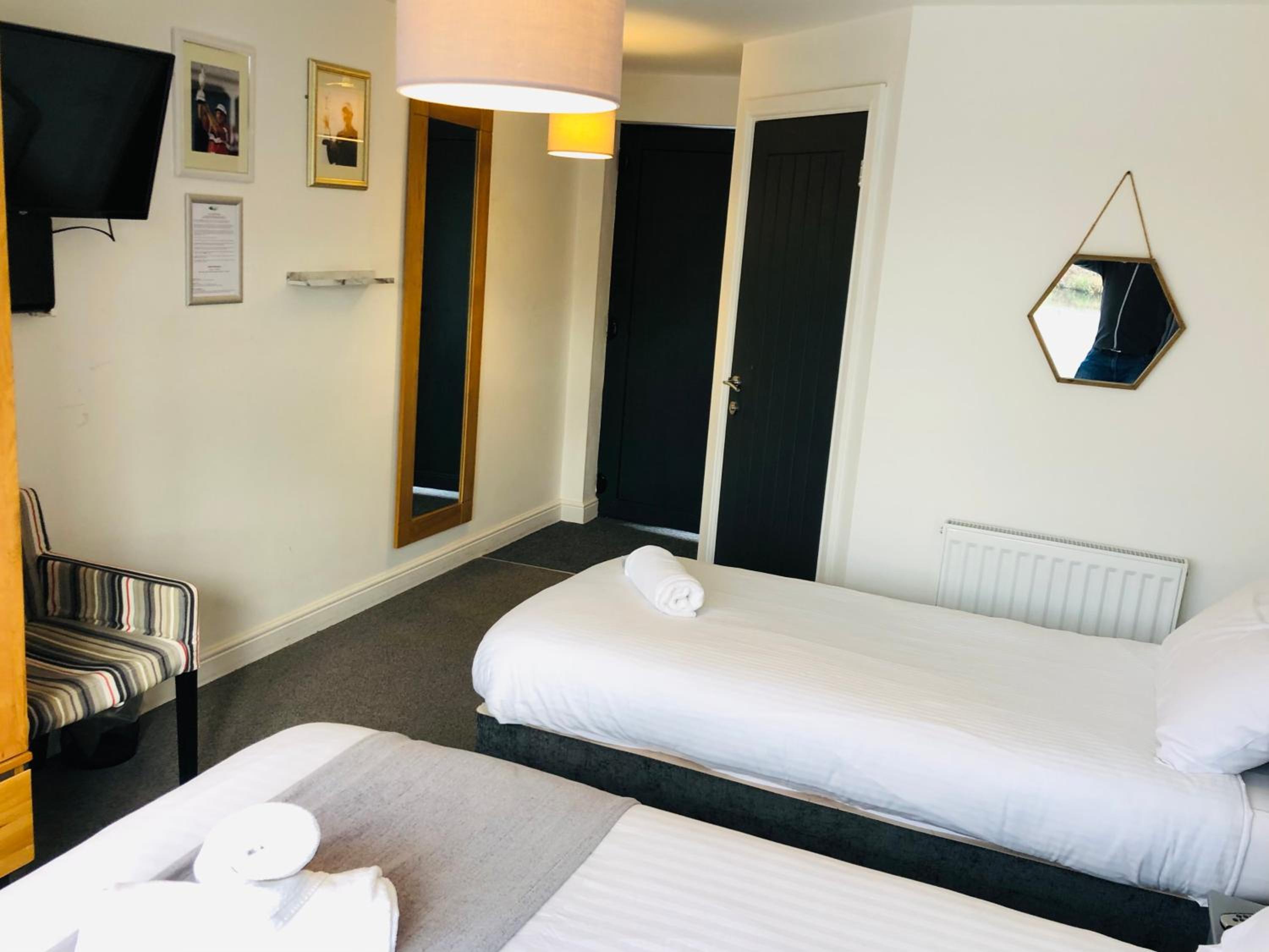 Double or Twin Room photo 2