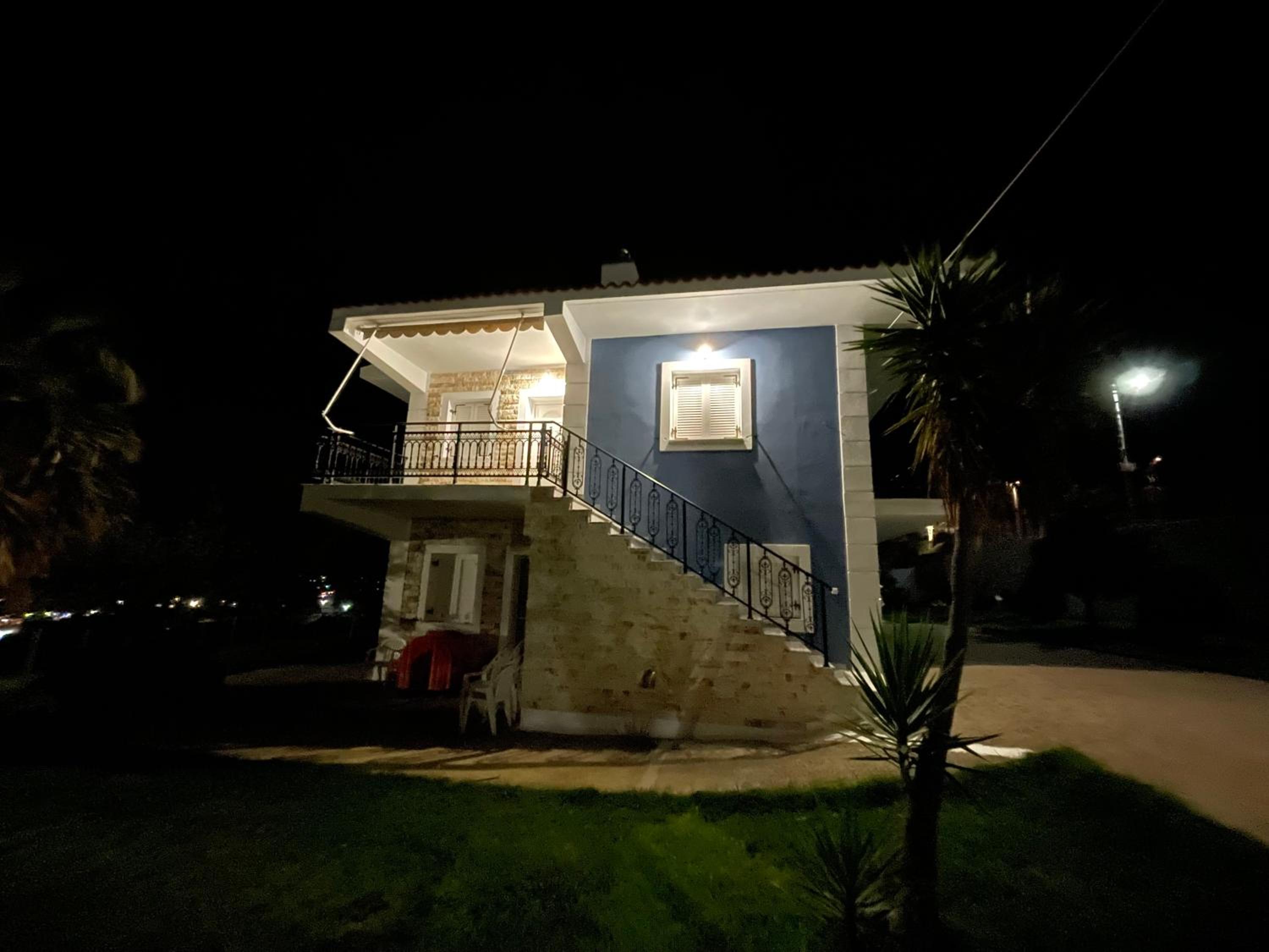 Three-Bedroom Villa photo 2