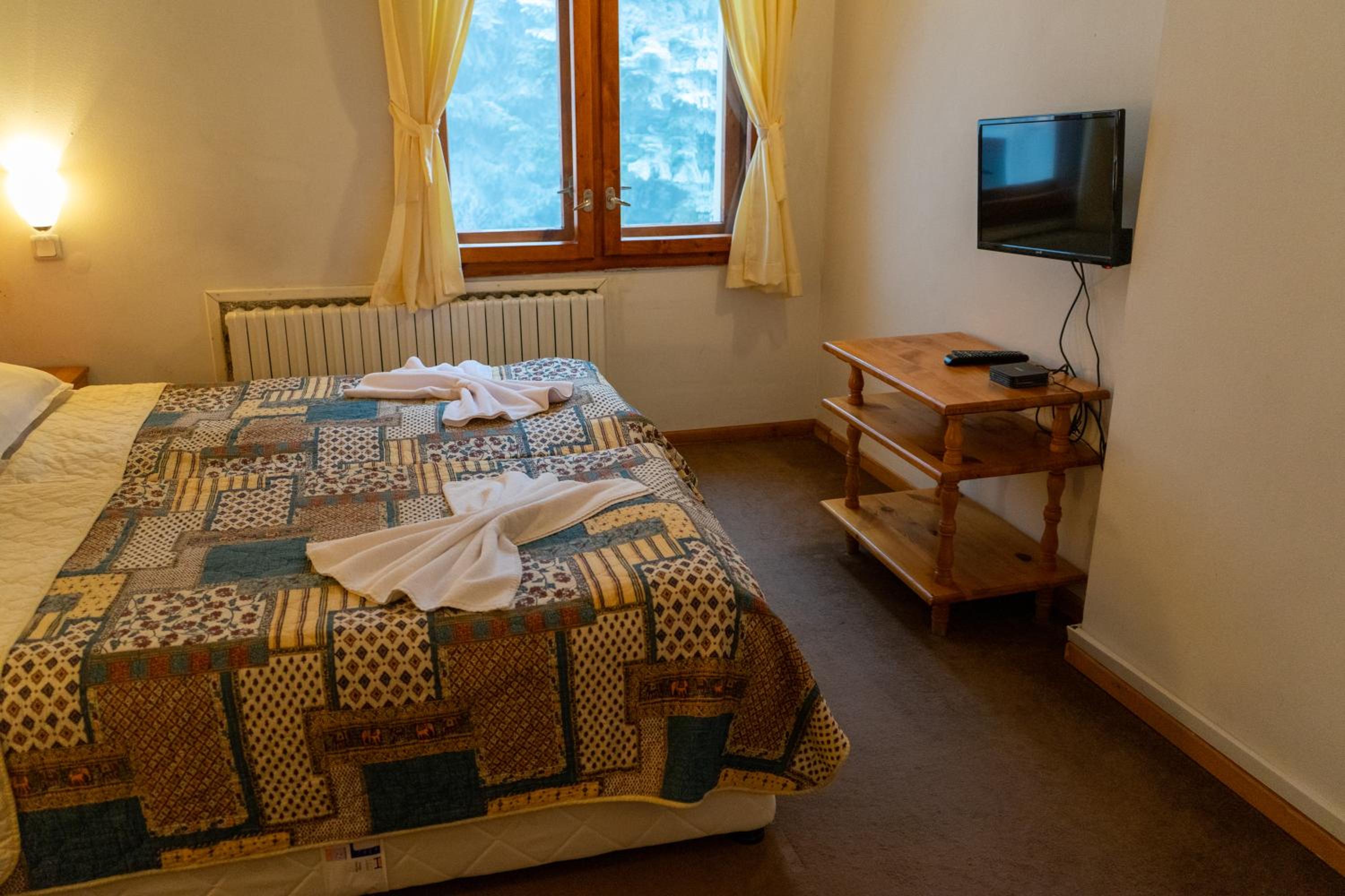 Double or Twin Room - Photo 2