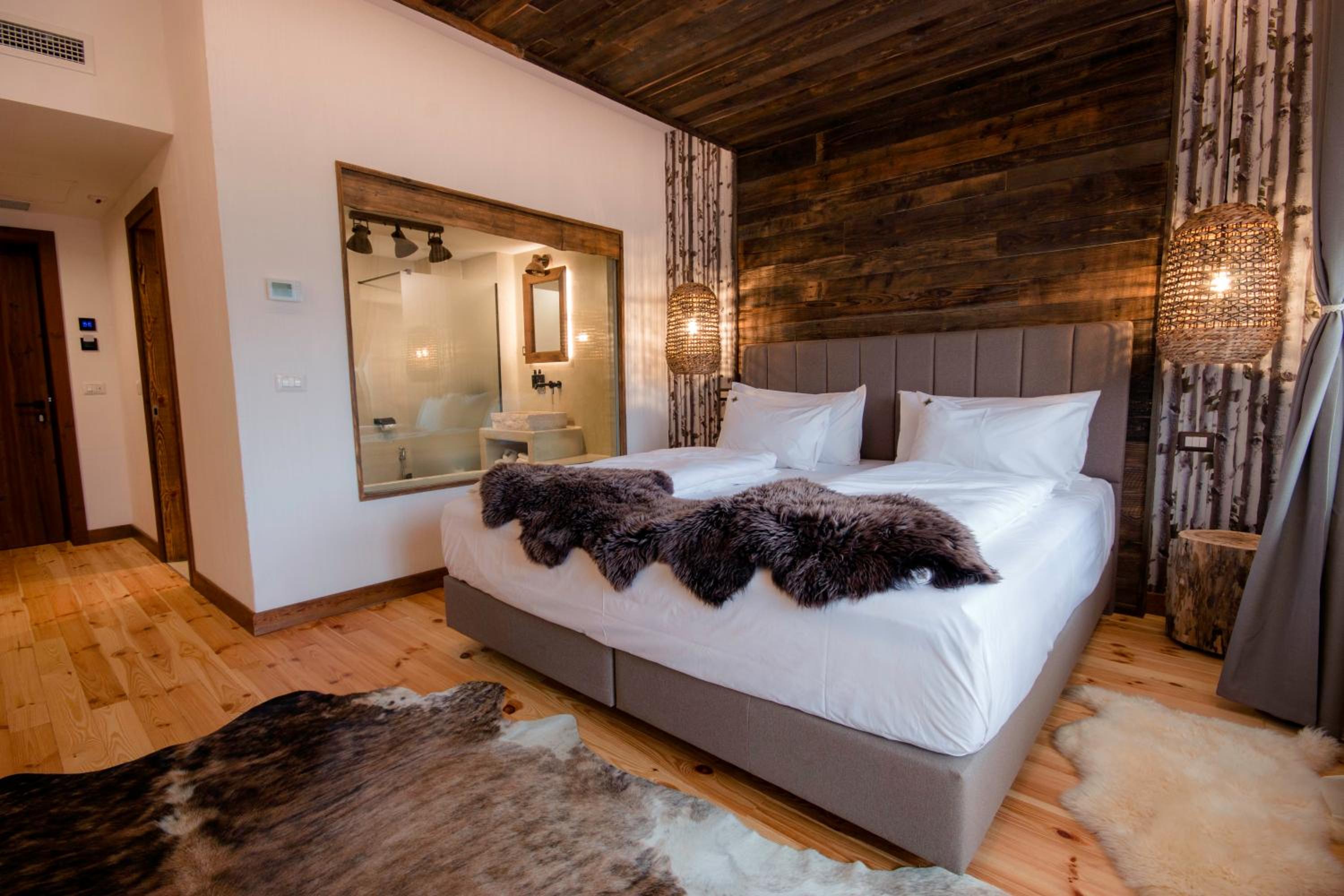 Deluxe Double Room with Bath