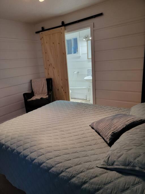 One-Bedroom House photo 1