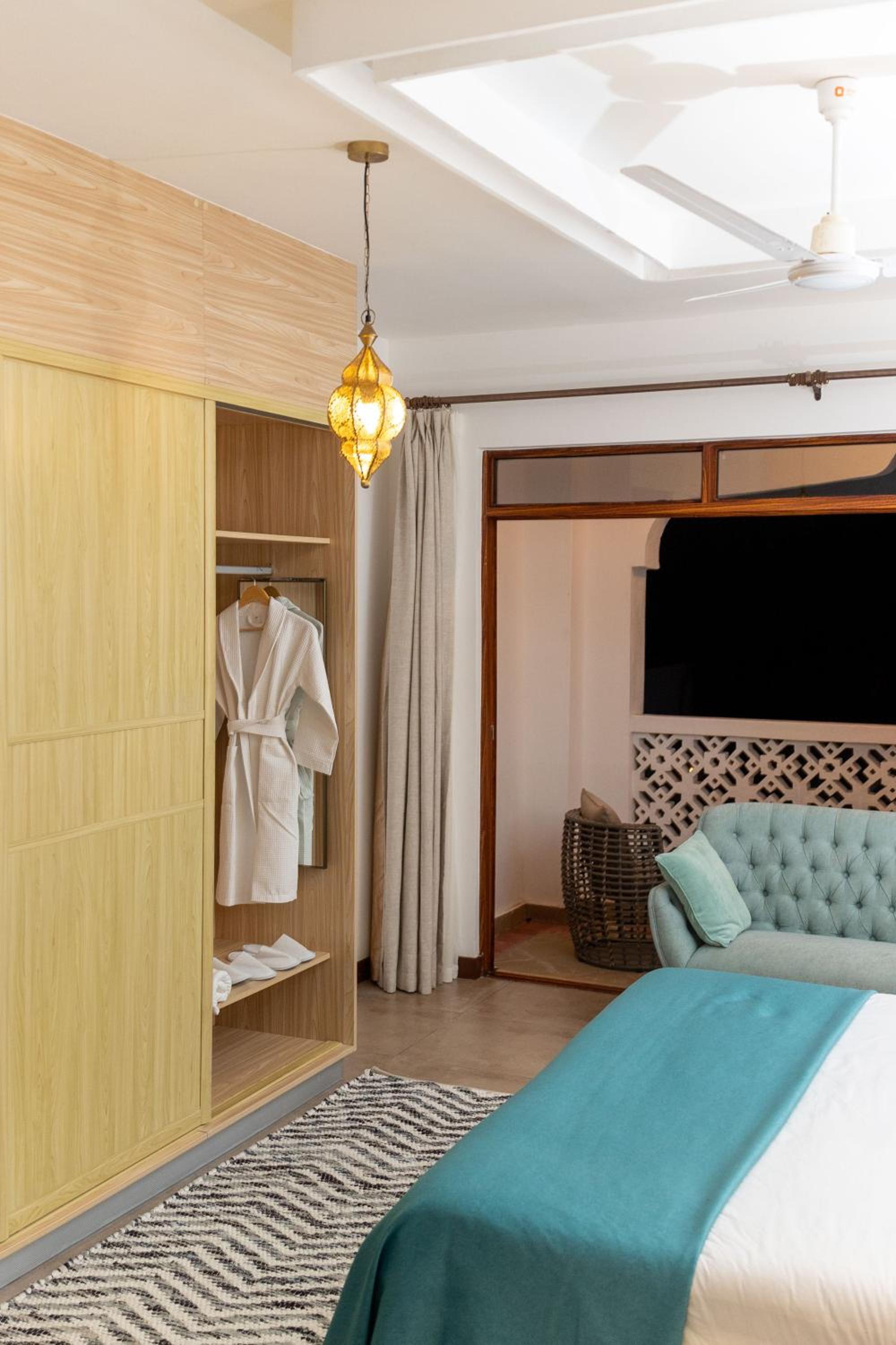 Three-Bedroom Villa - Photo 26