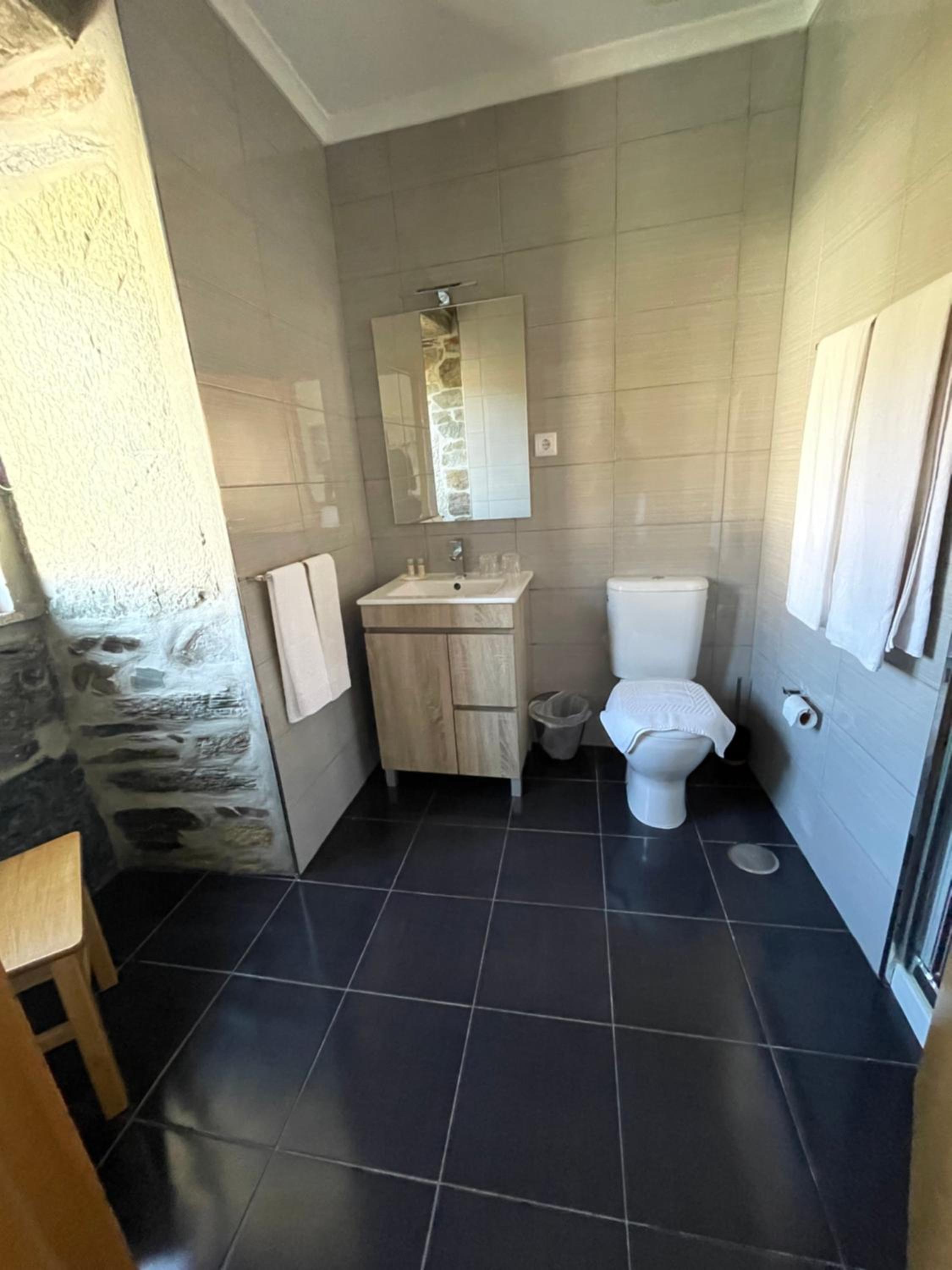 Suite - Photo 4