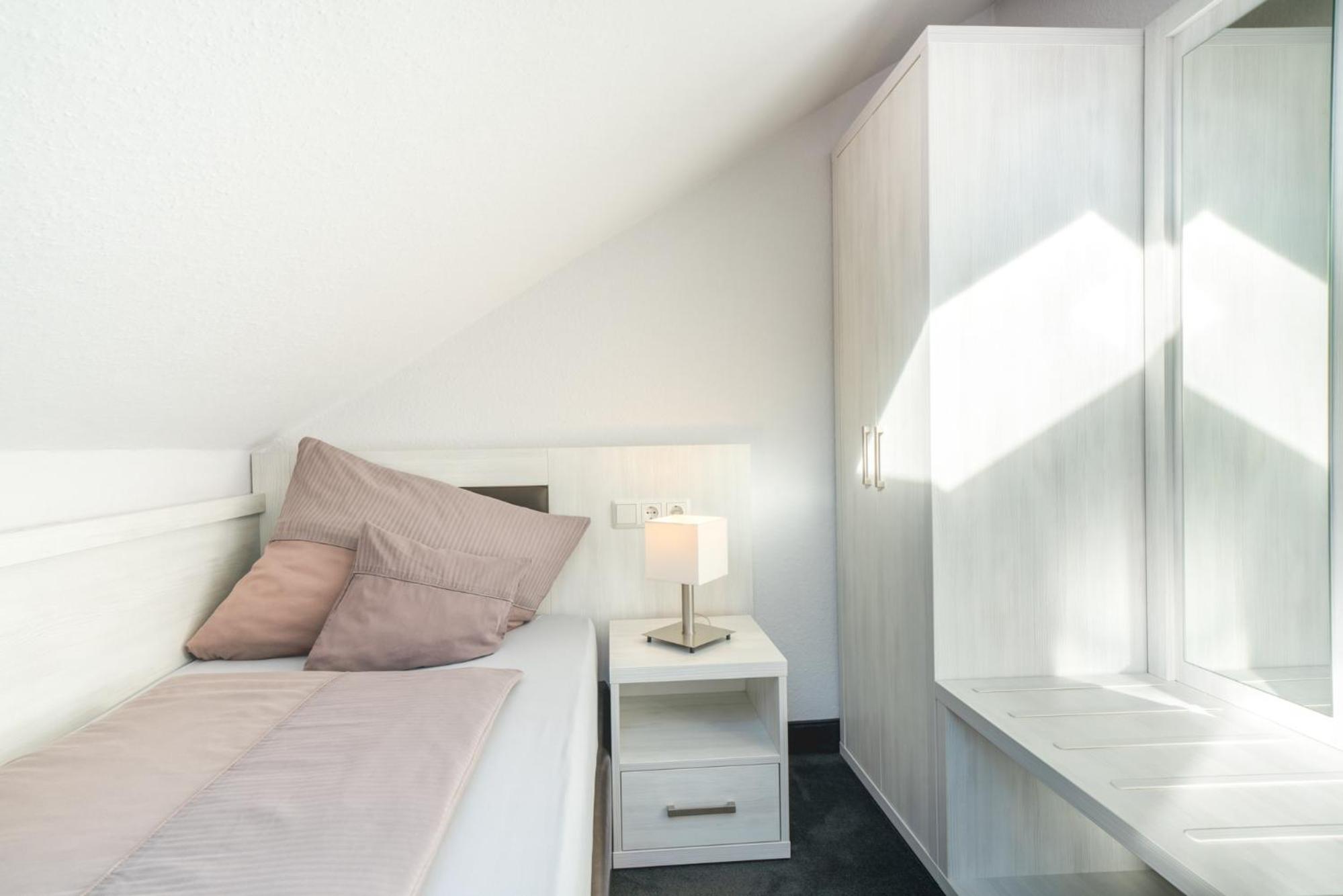 Single Room Landside