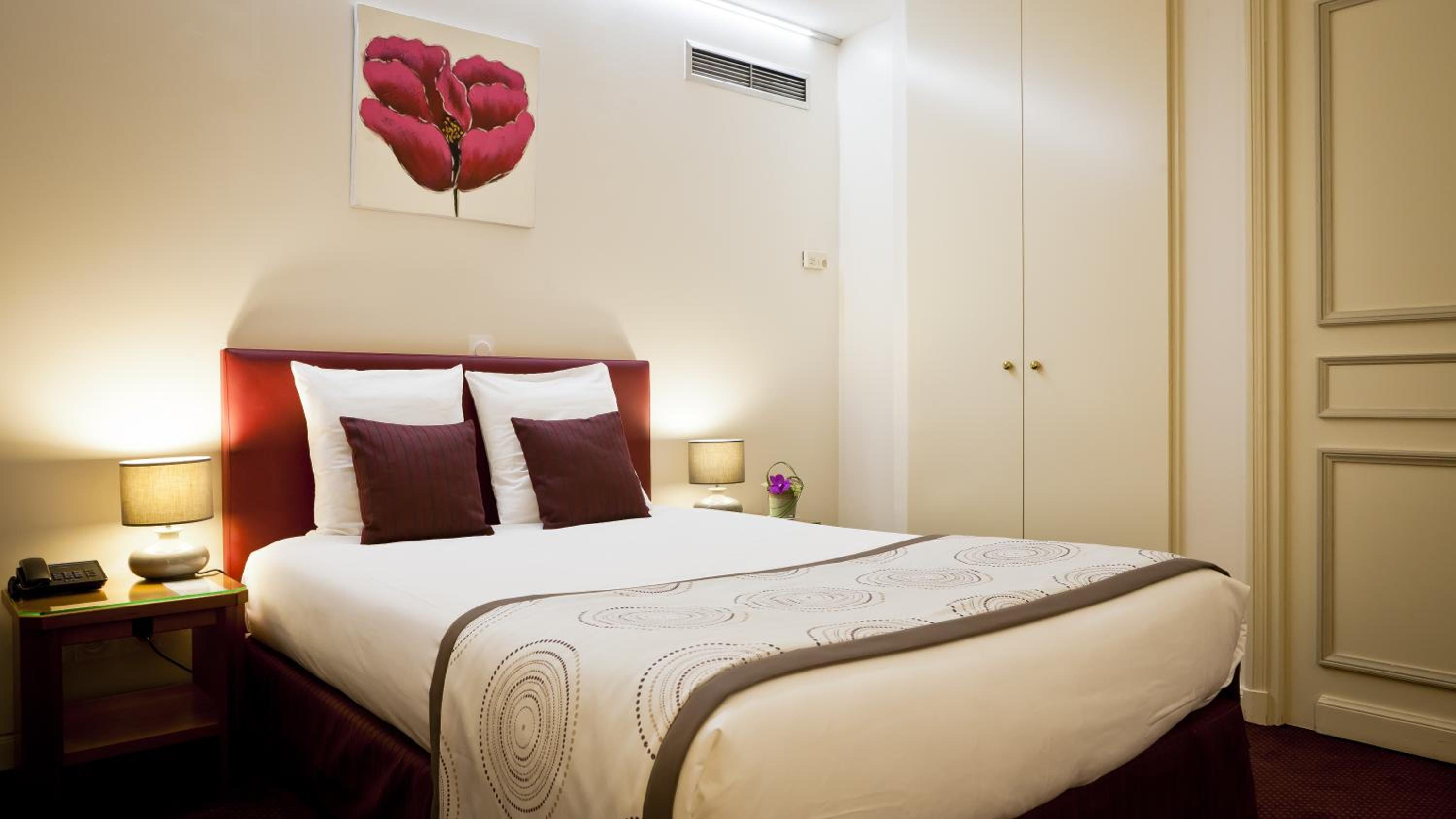 Standard Double Room - Photo 4