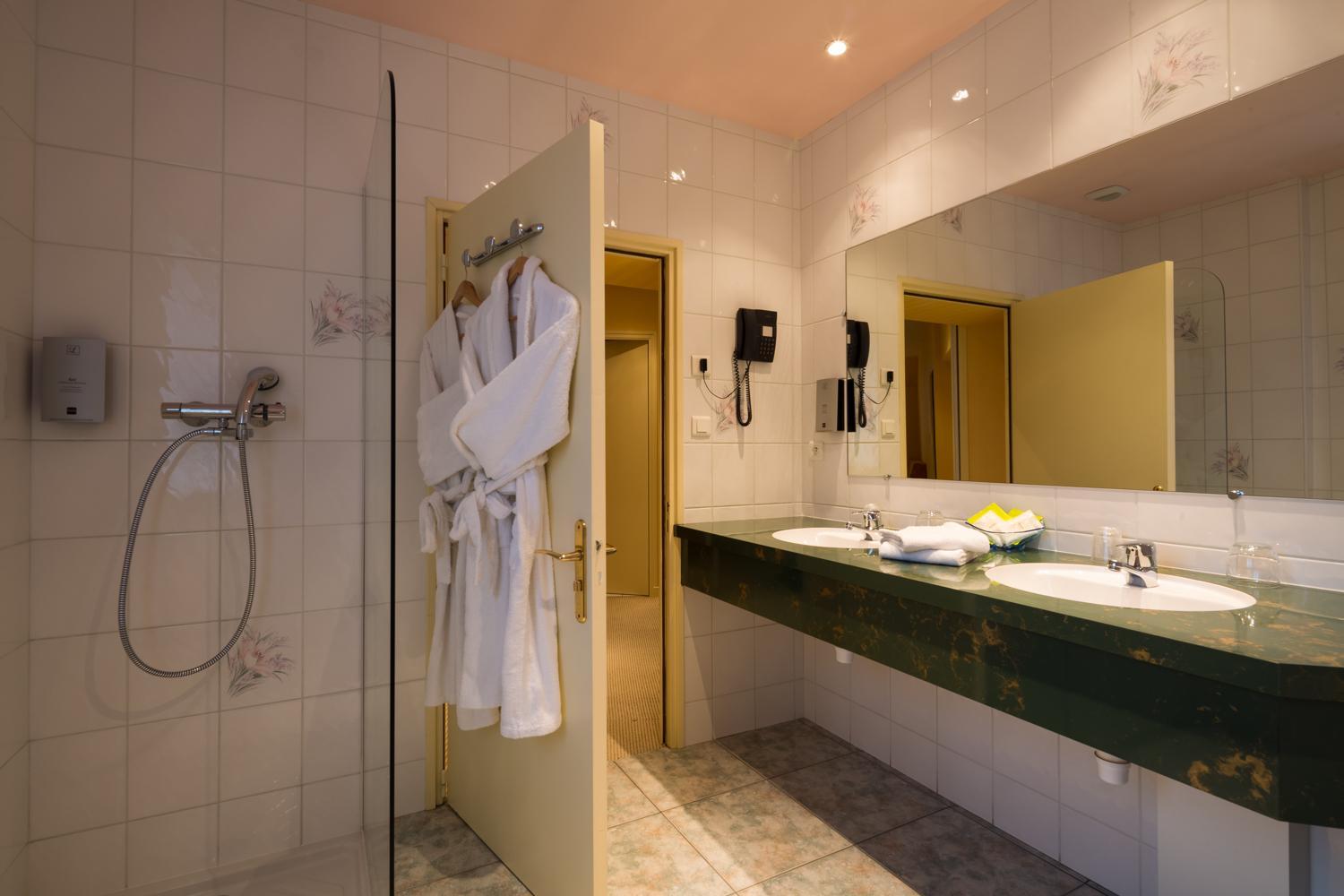 One-Bedroom Suite photo 2