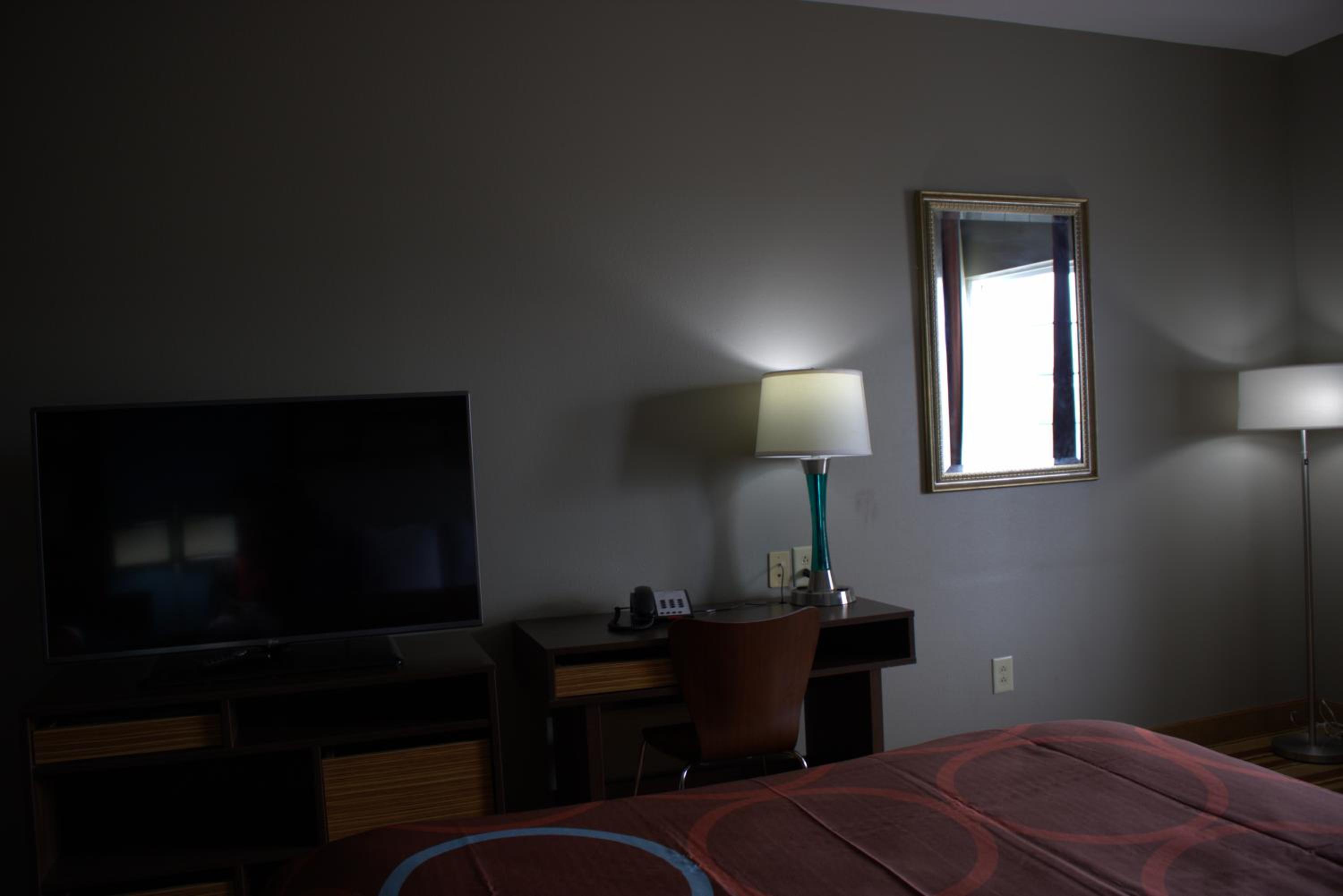 Queen Room with Two Queen Beds - Non-Smoking photo 1