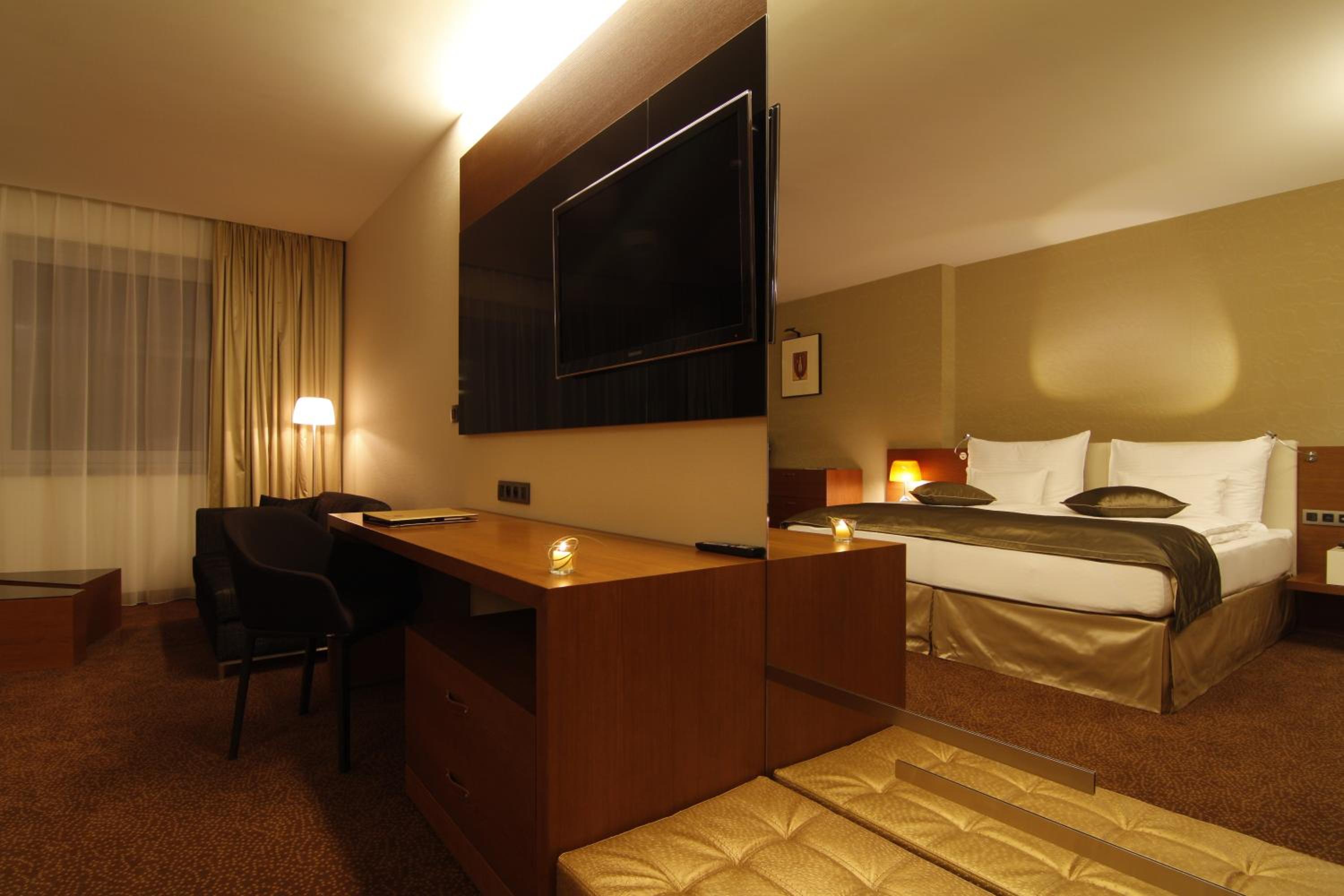 Junior Suite - Photo 1