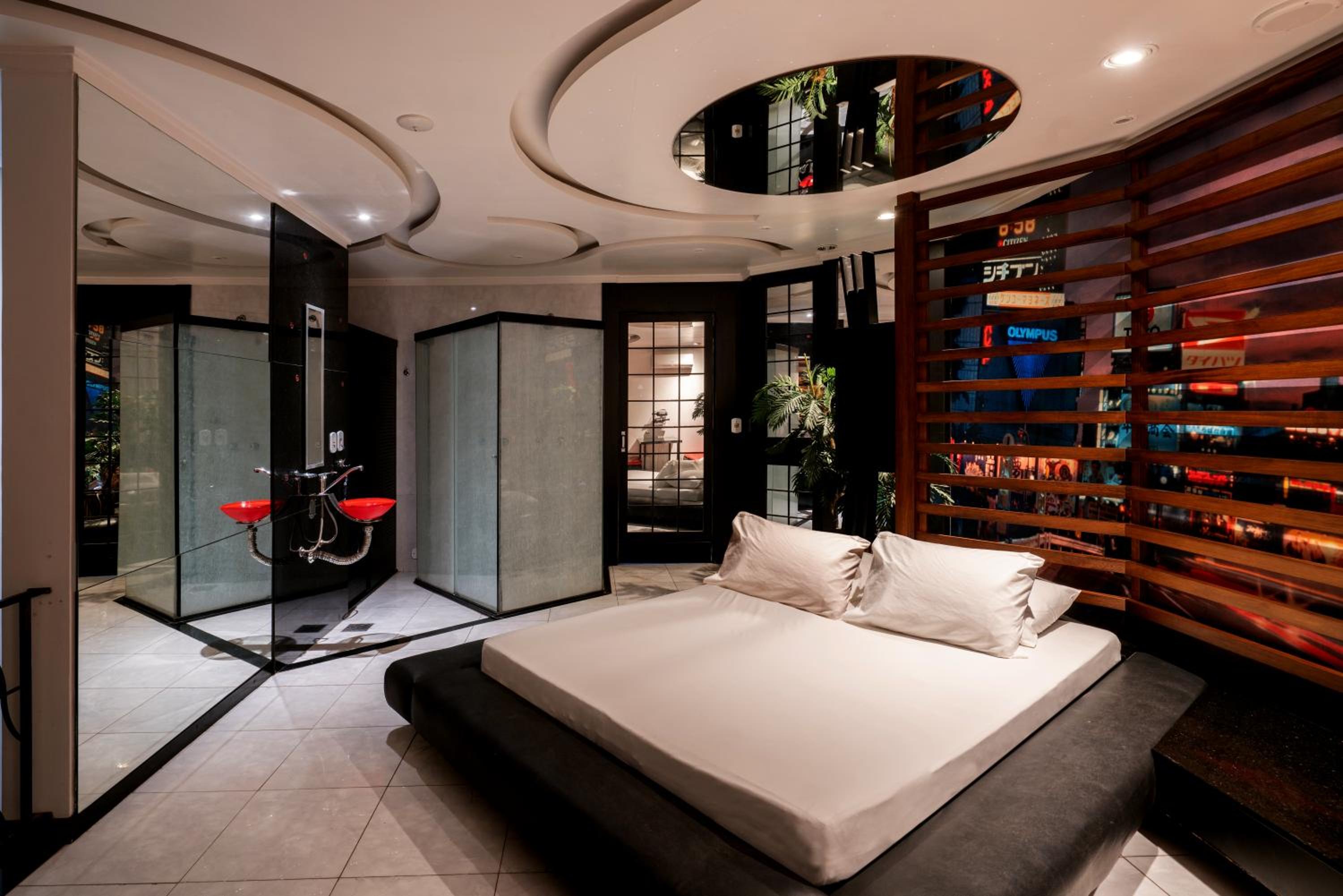 Duplex Suite - Photo 3