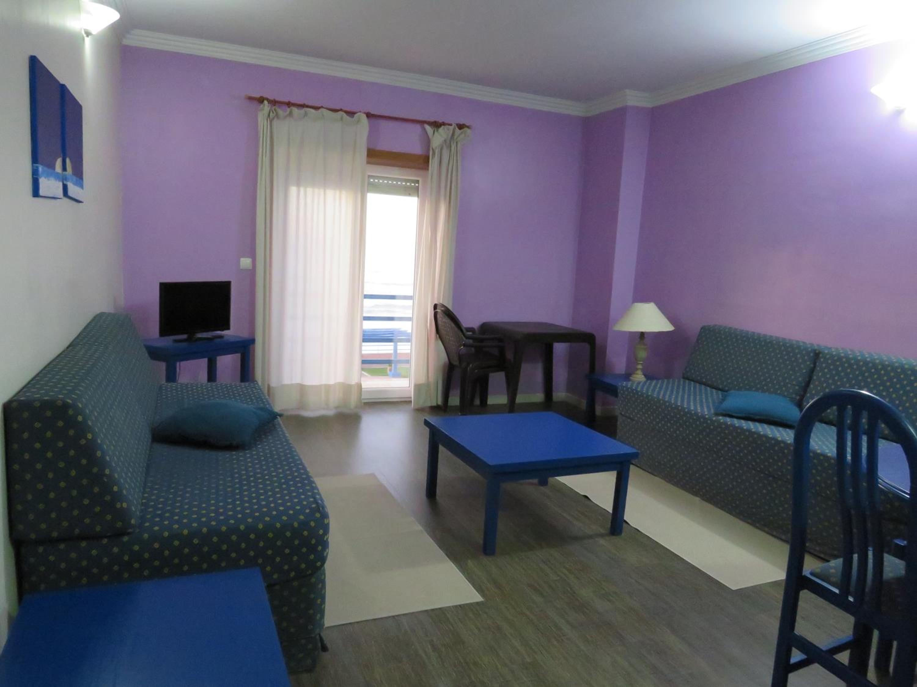 One-Bedroom Apartment with Sea View - Photo 14