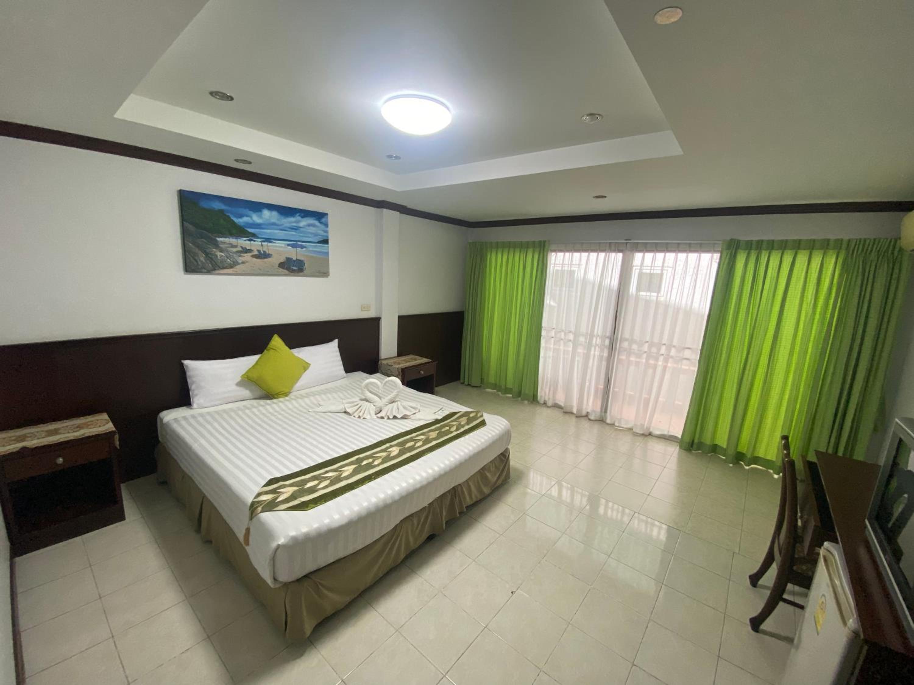 Deluxe Double Room with Balcony photo 1