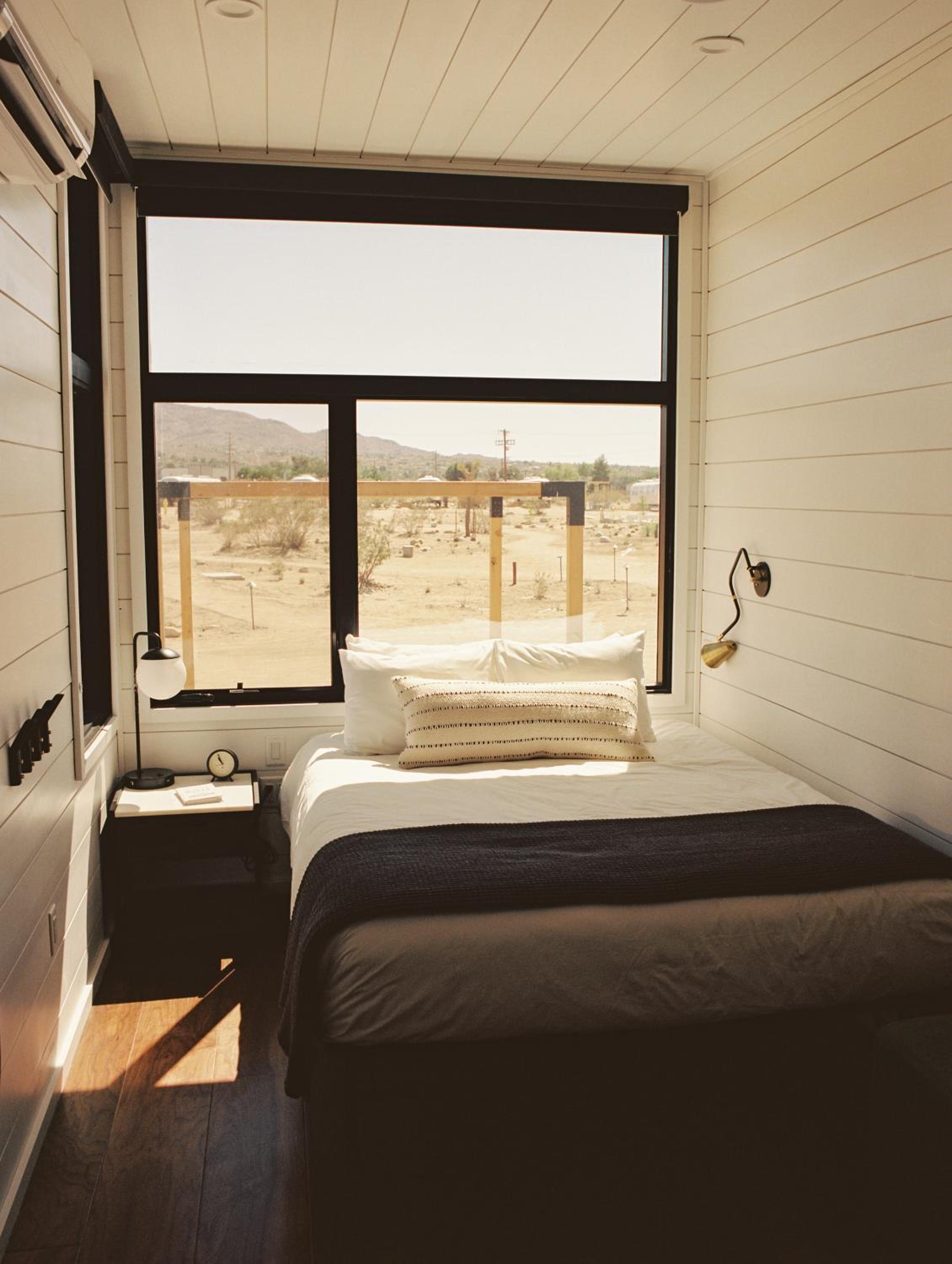 Accessible Suite - Photo 4