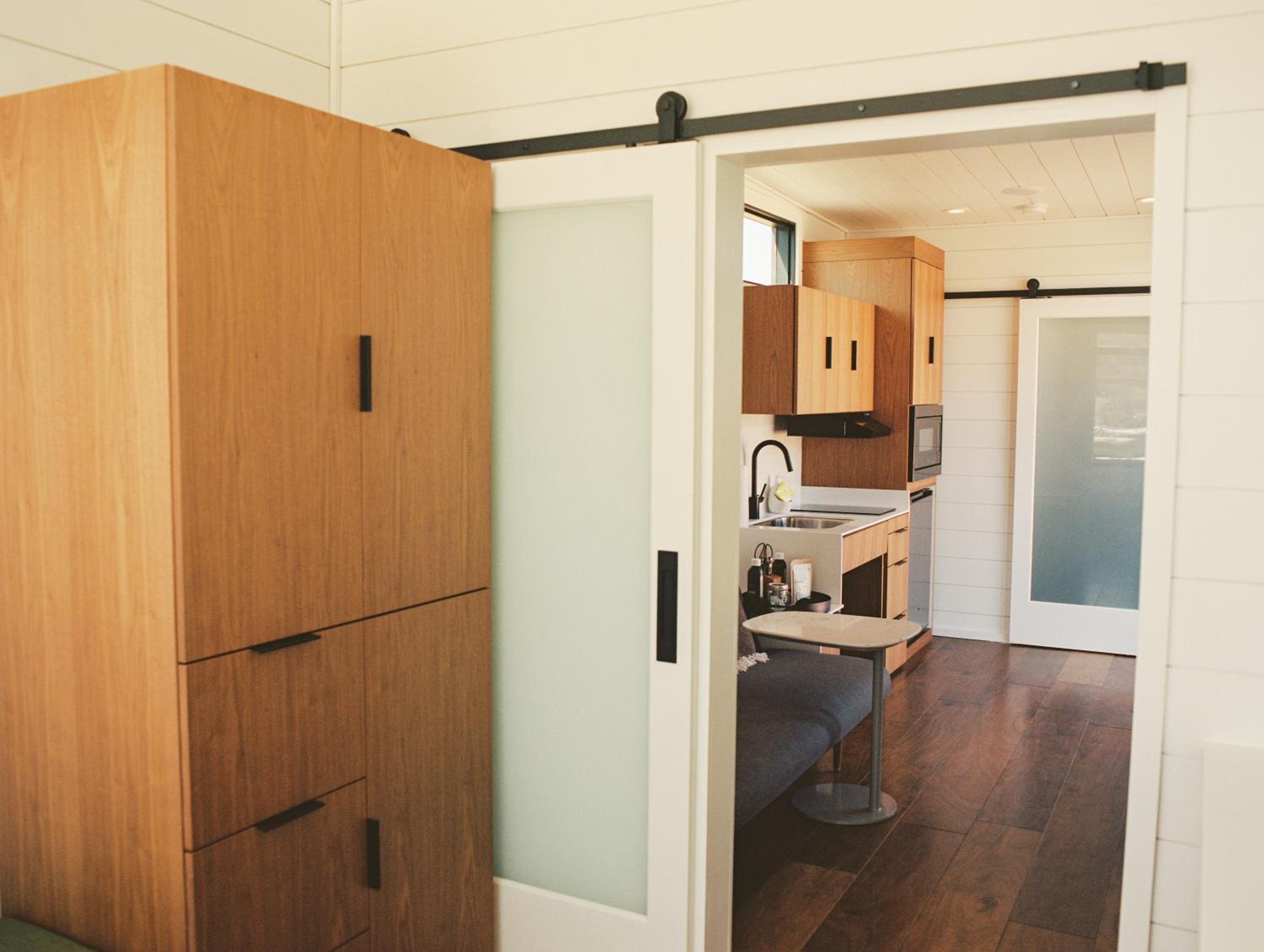 Accessible Suite - Photo 10