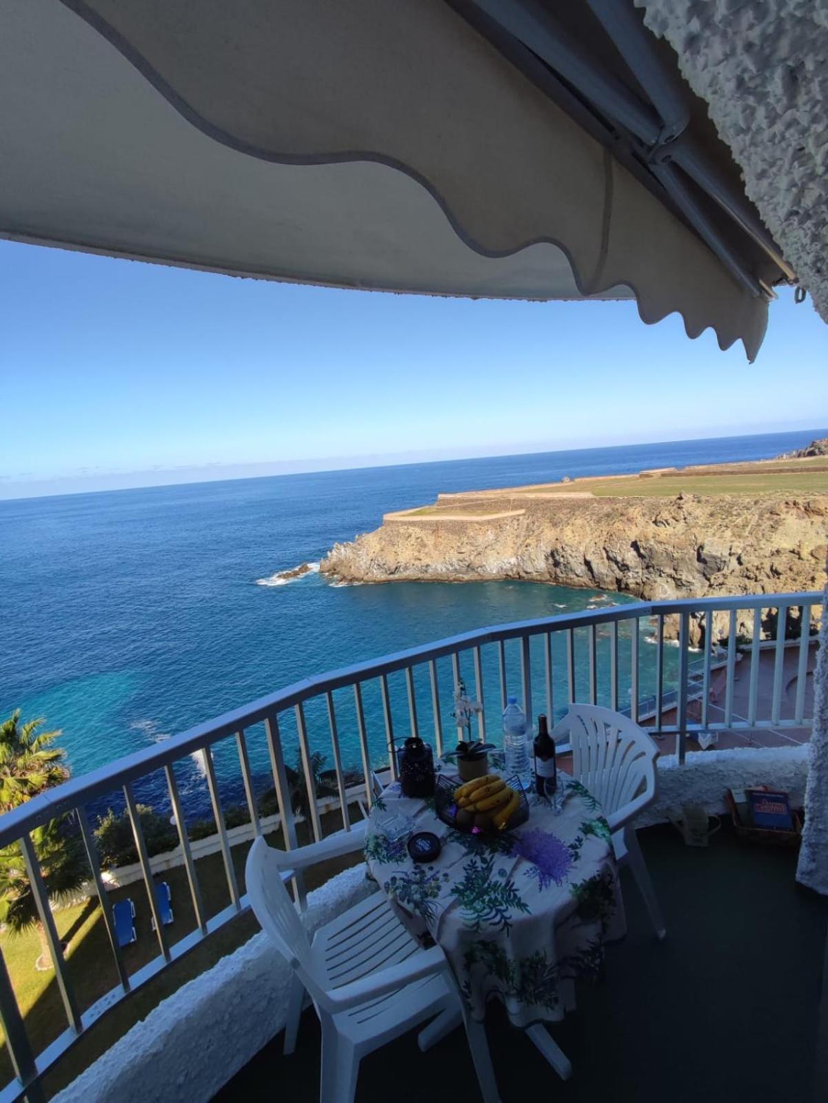 Estudio con vista al mar