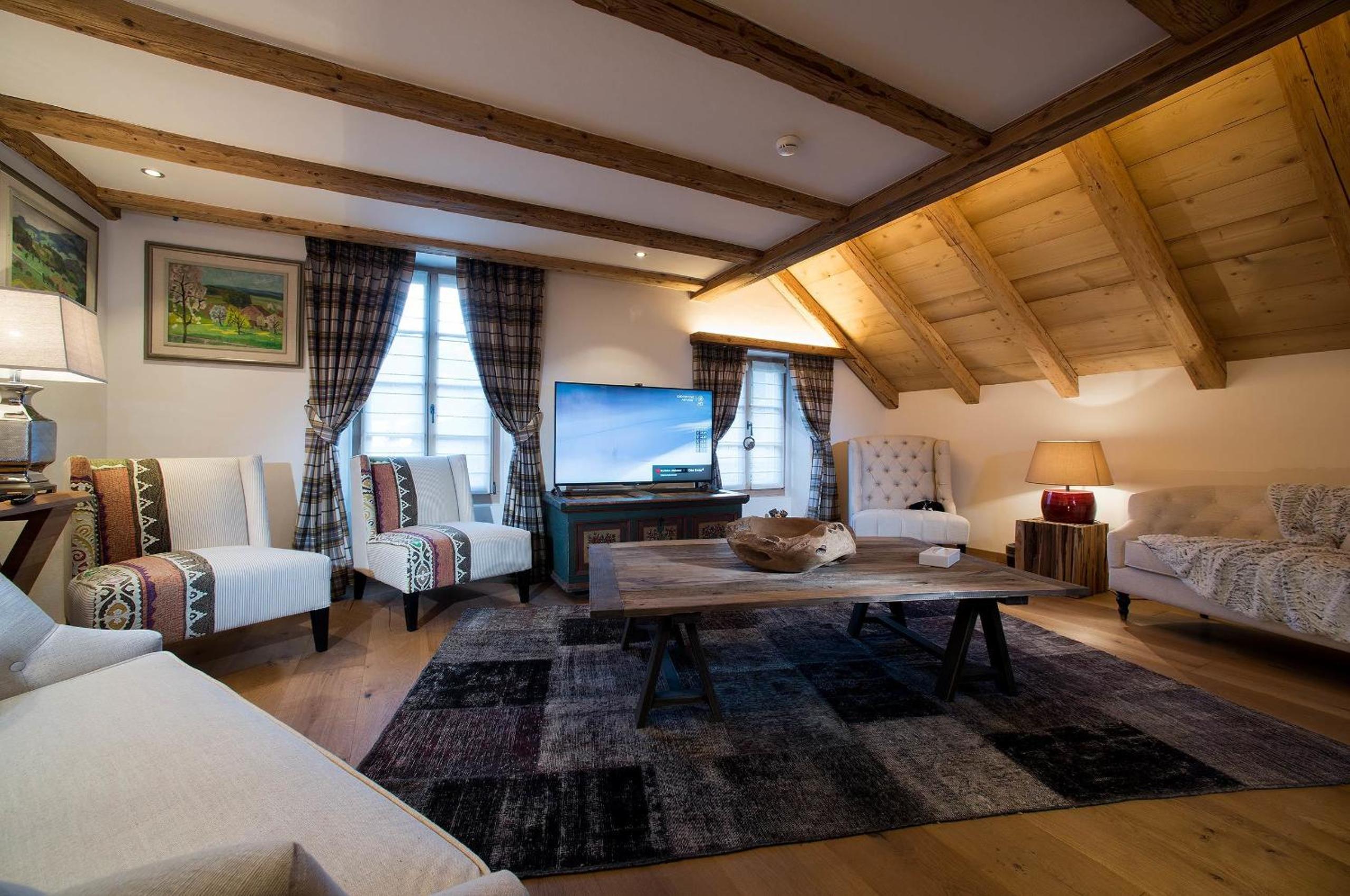Suite 19 - Photo 4