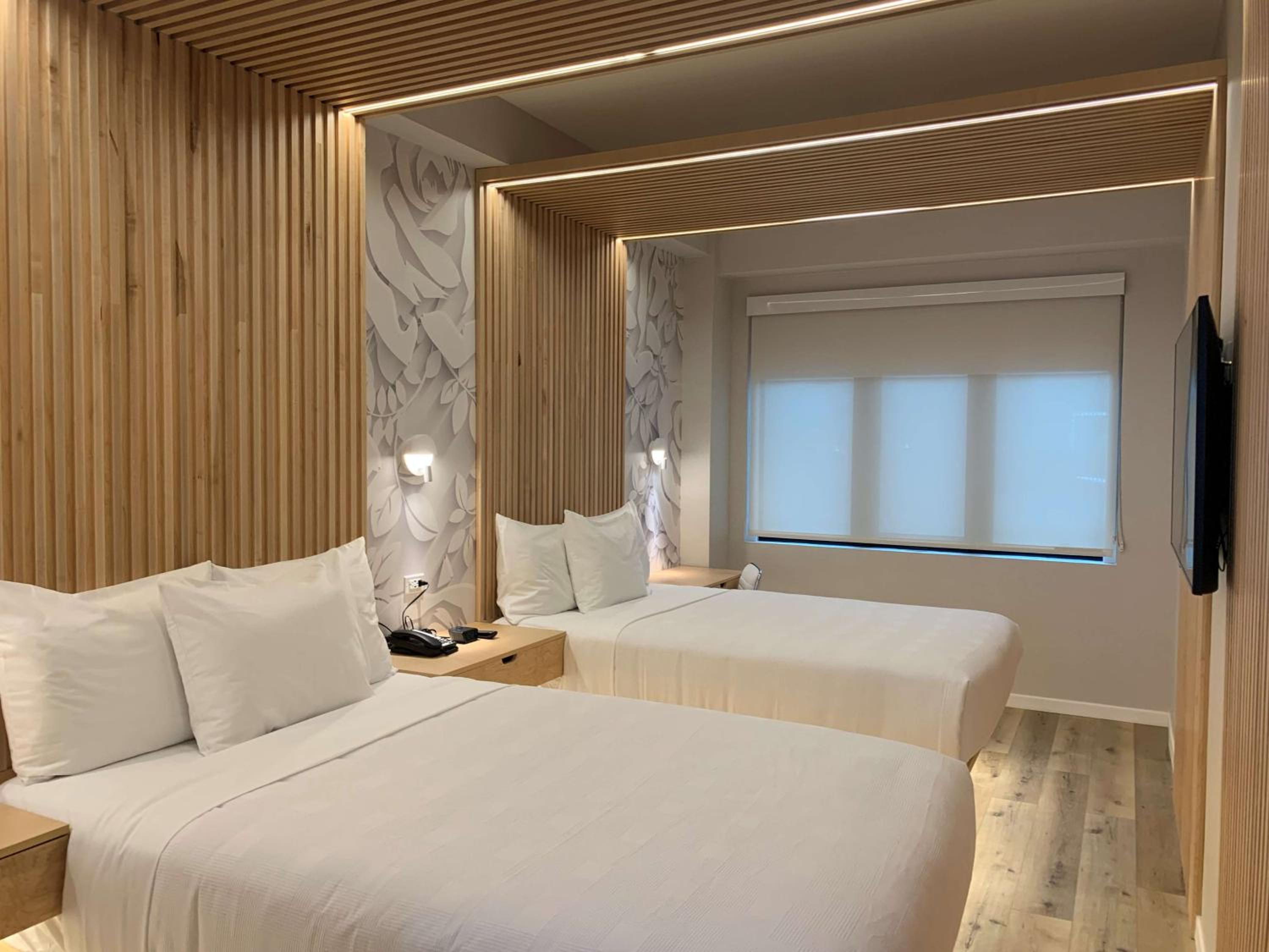 Standard Double Room with Two Double Beds thumbnail 5