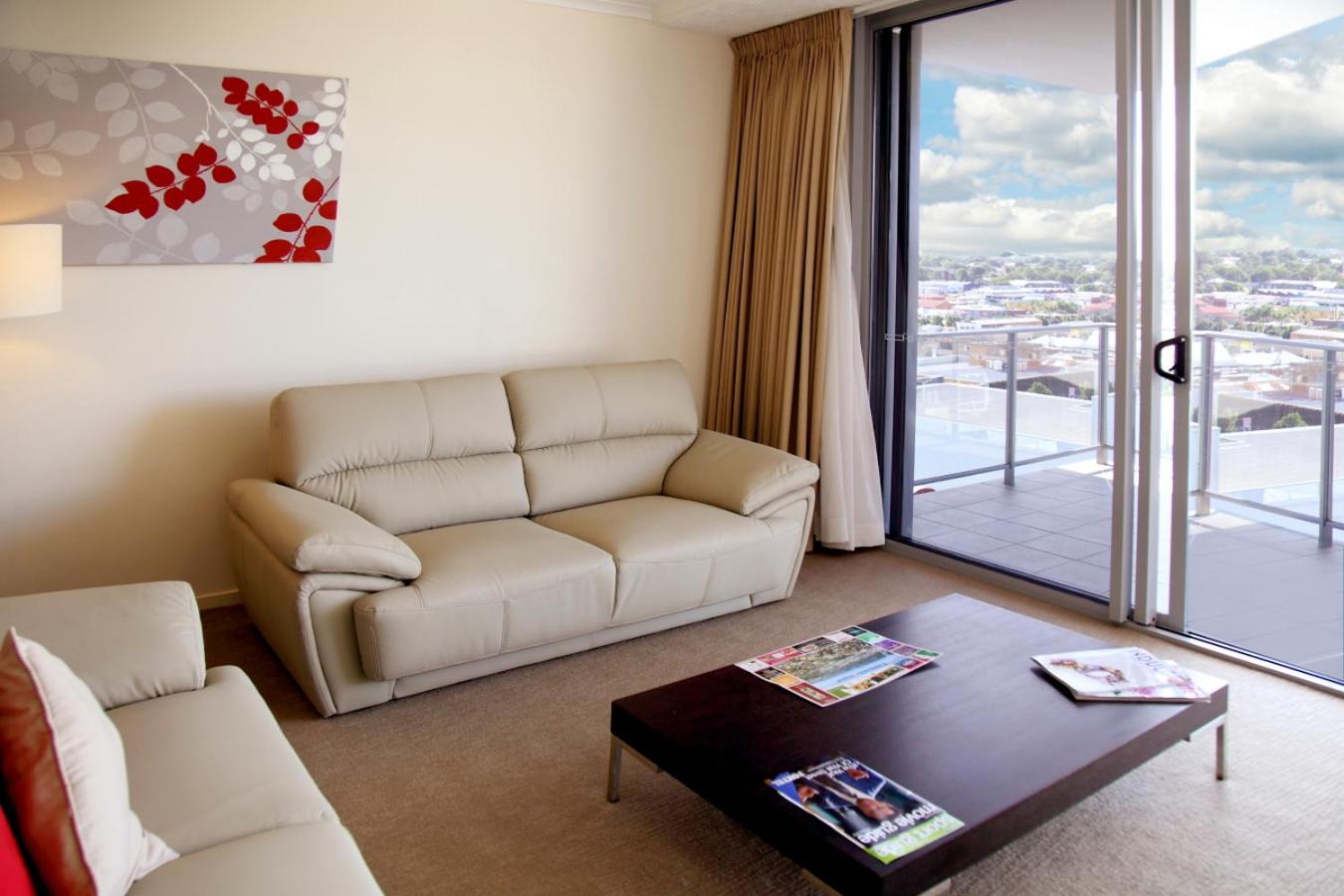 Three-Bedroom Apartment - Photo 7