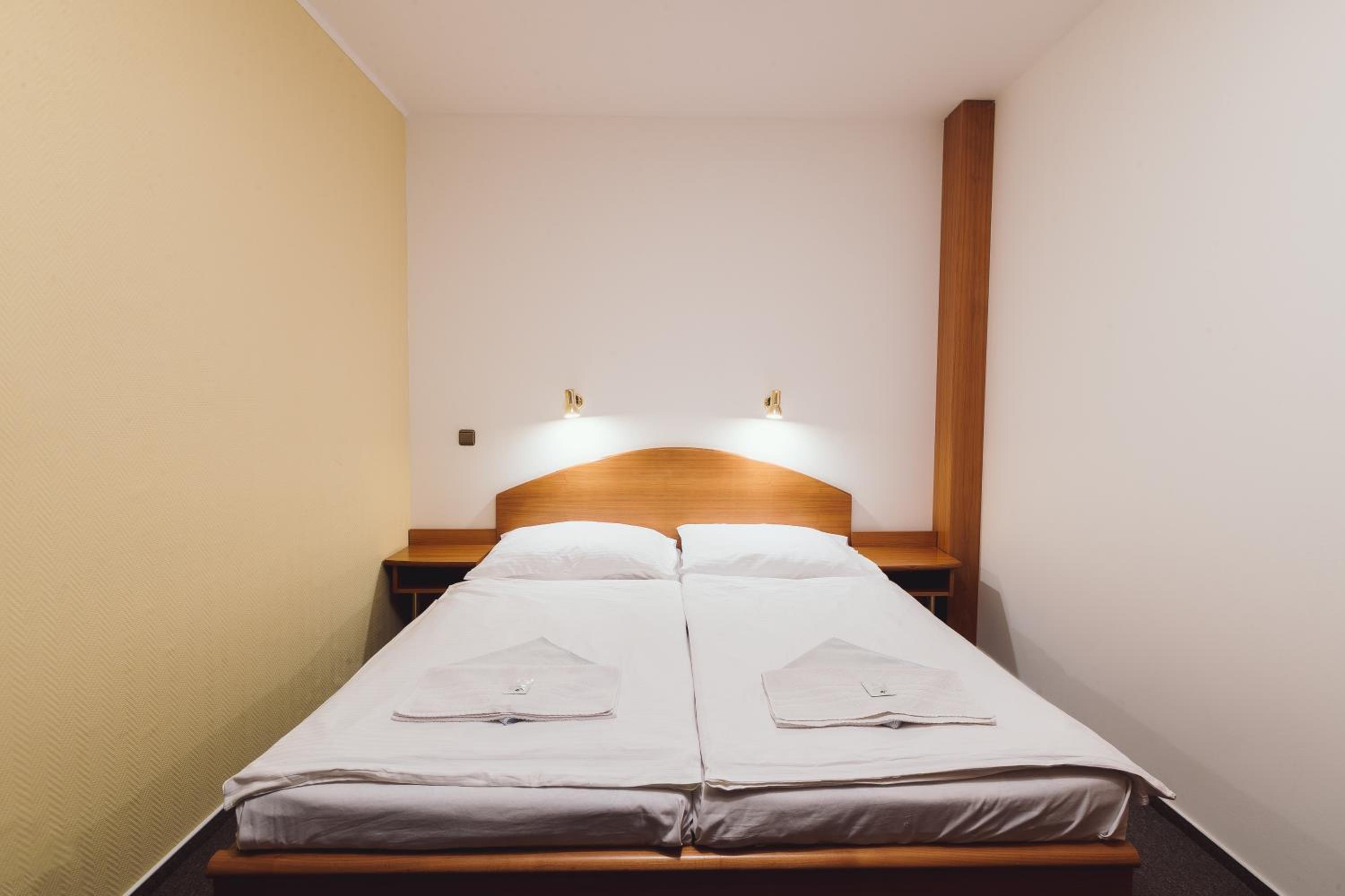 Double Room - Photo 1