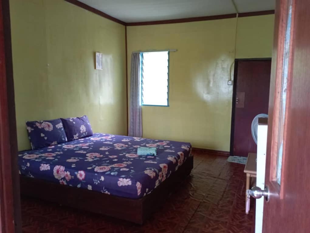 Twin Room with Private Bathroom photo 1