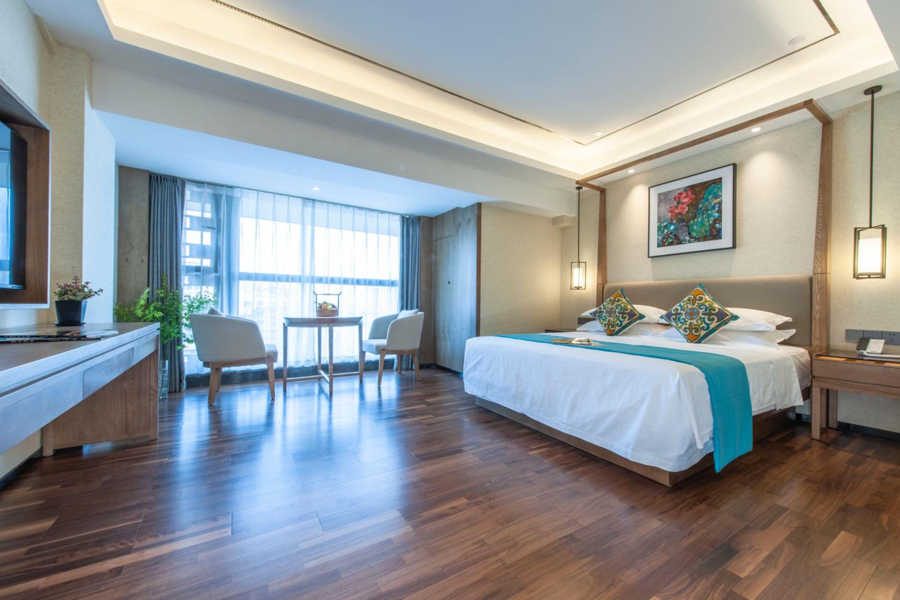 Deluxe King Room photo 1