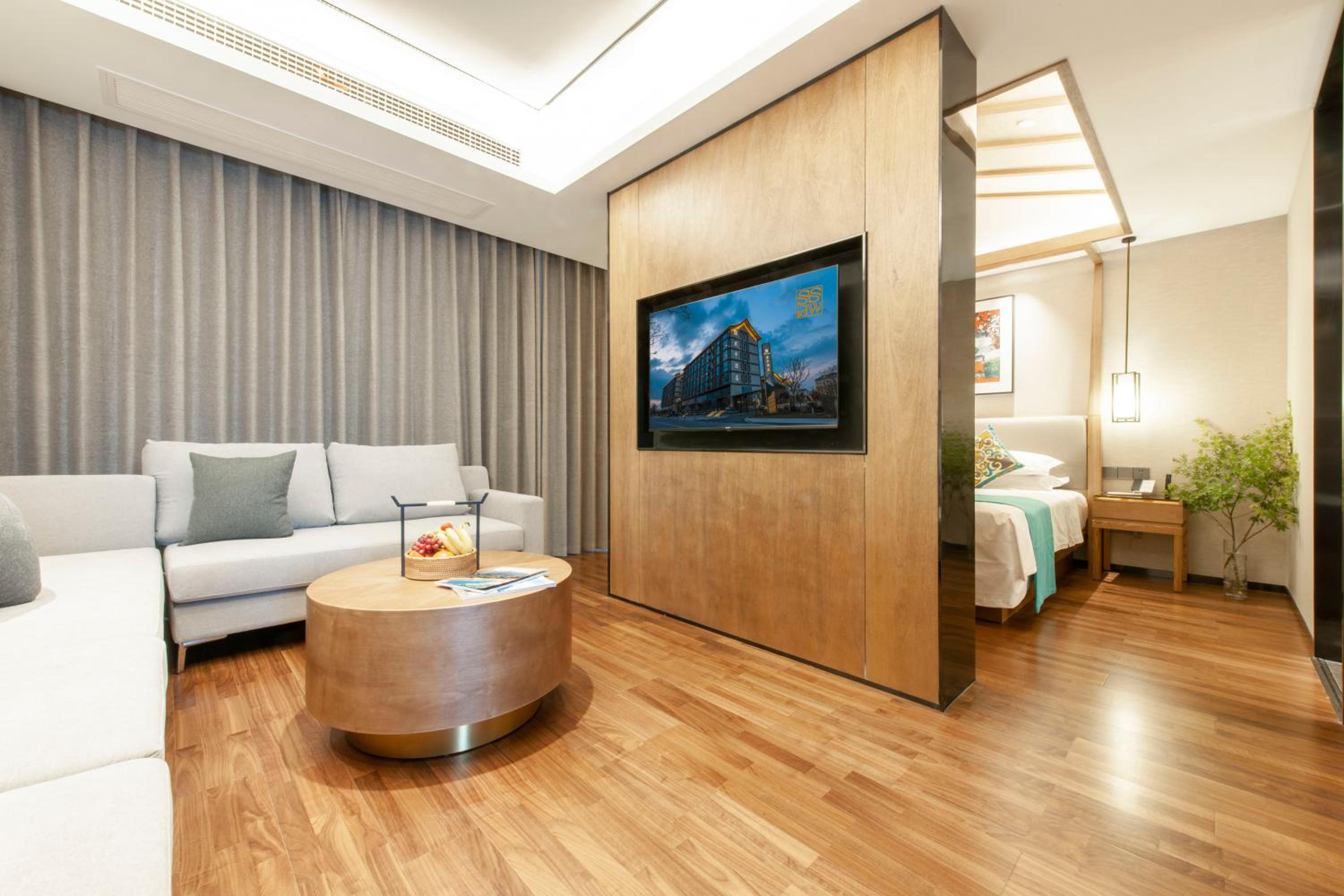 Deluxe Suite photo 3