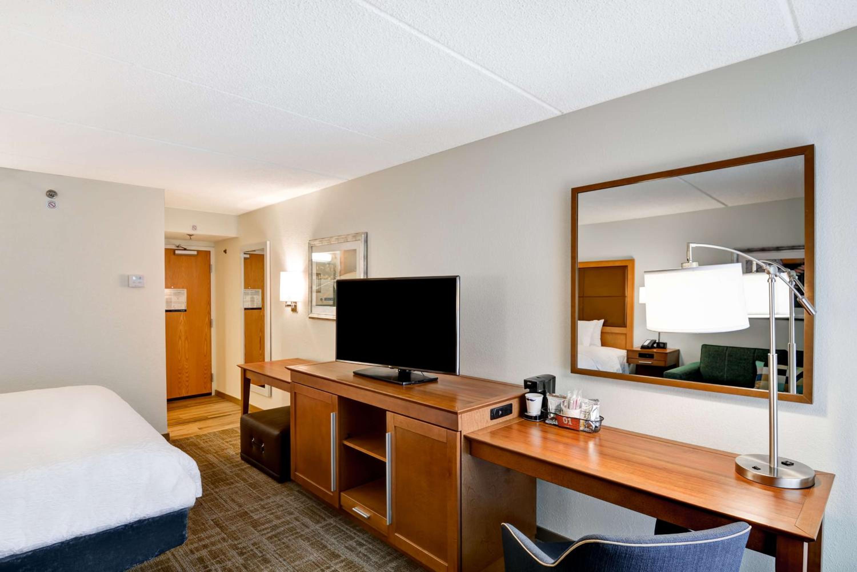King Room - Non-Smoking