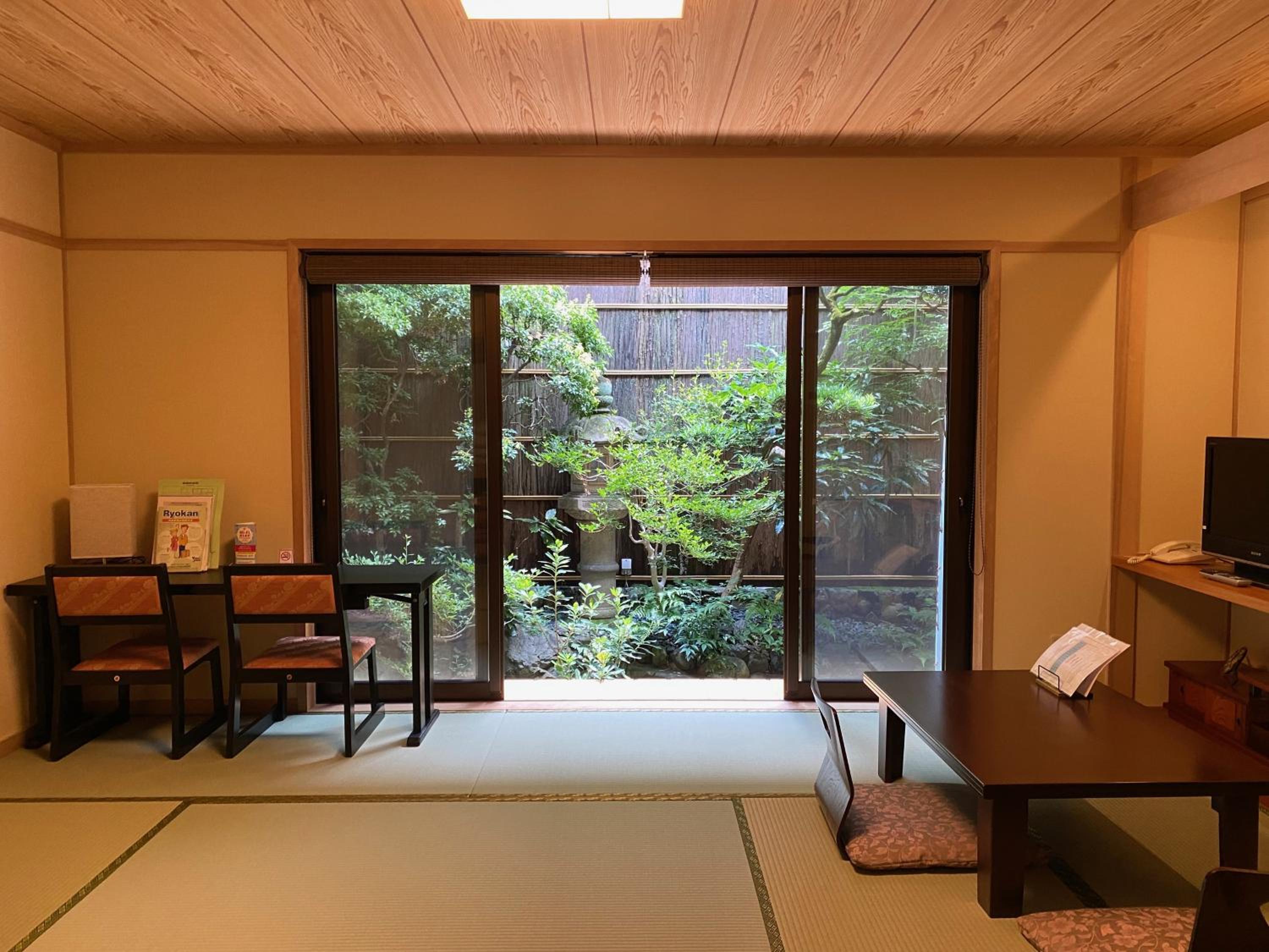 Superior Twin Room with Garden View photo 2
