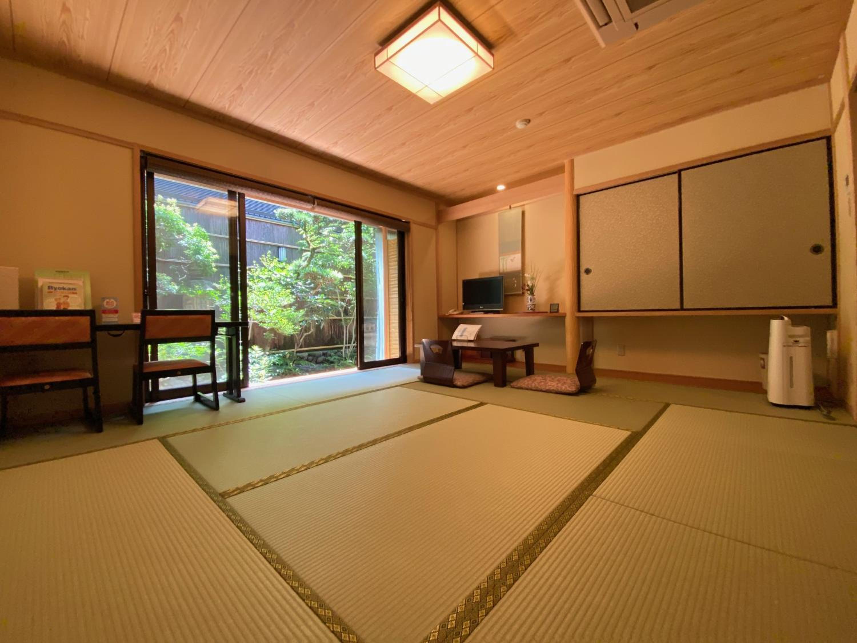 Superior Twin Room with Garden View photo 3