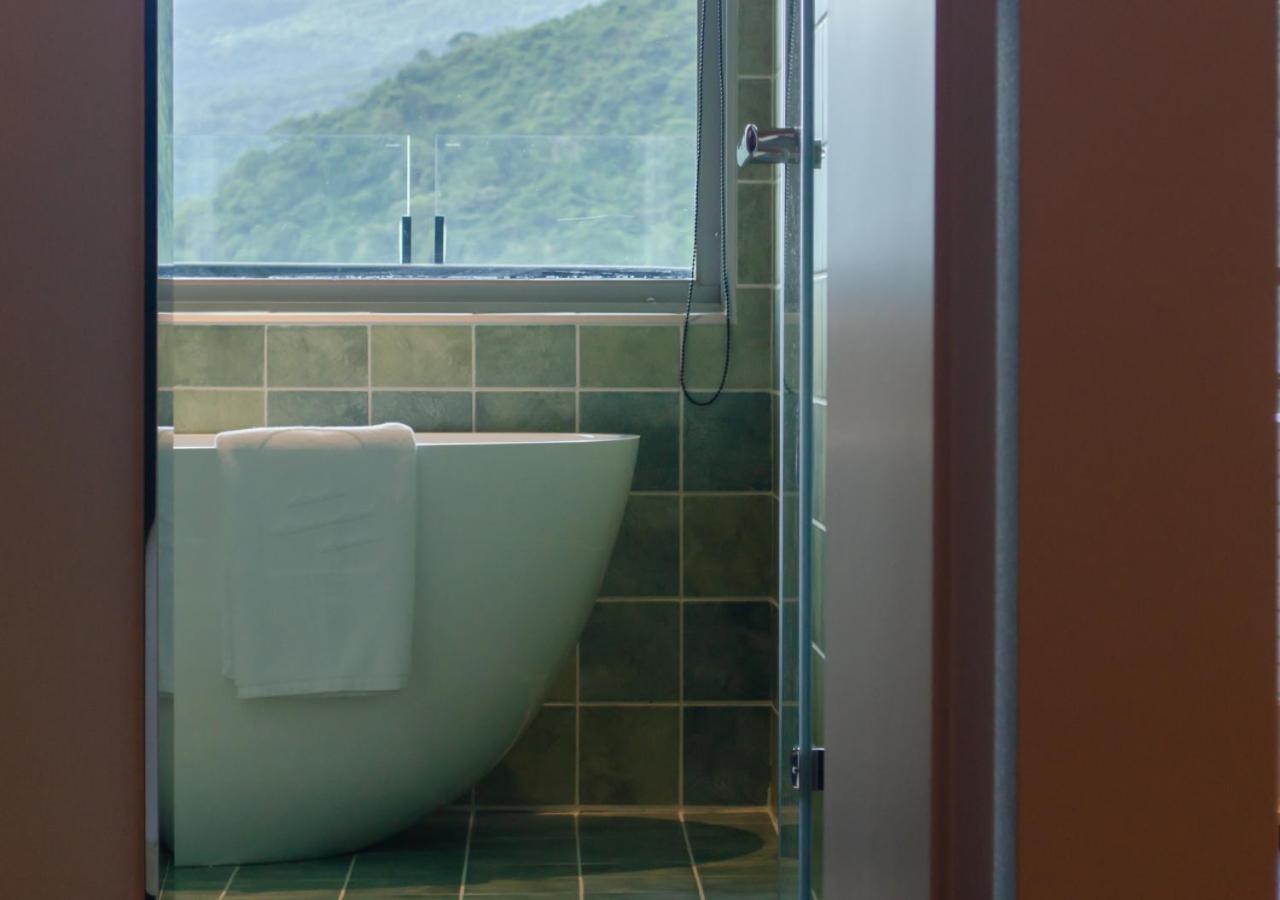 Twin Room with Mountain View - Photo 3