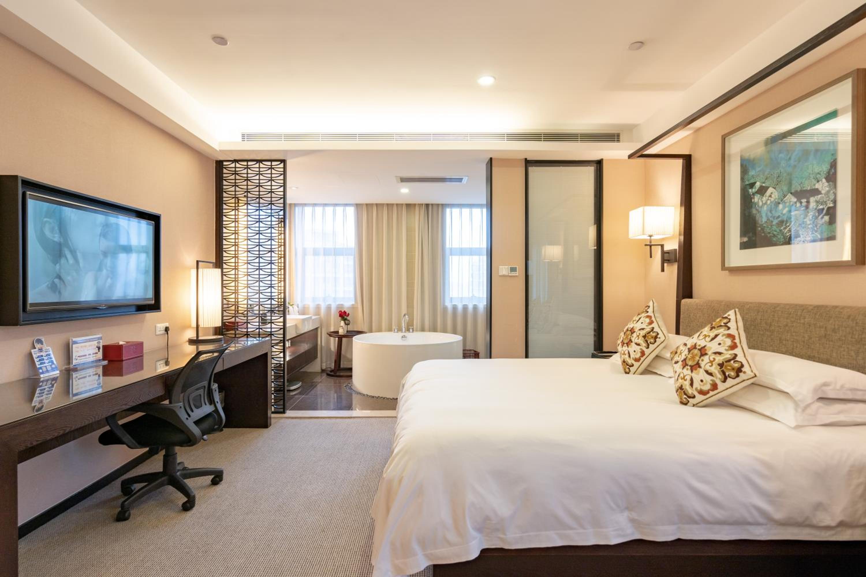 Executive King Room - Photo 6
