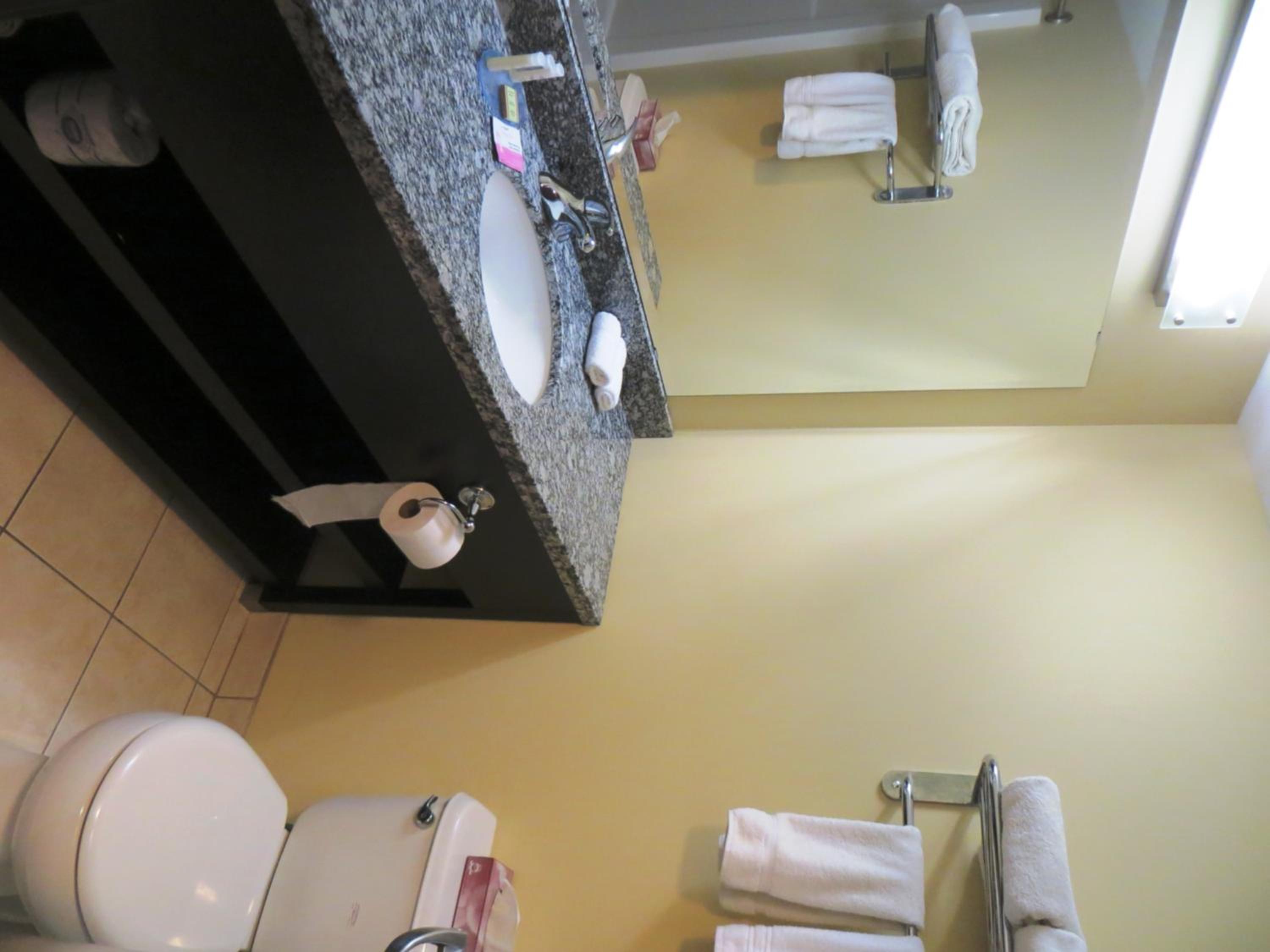 King Room - Non-Smoking - Photo 2