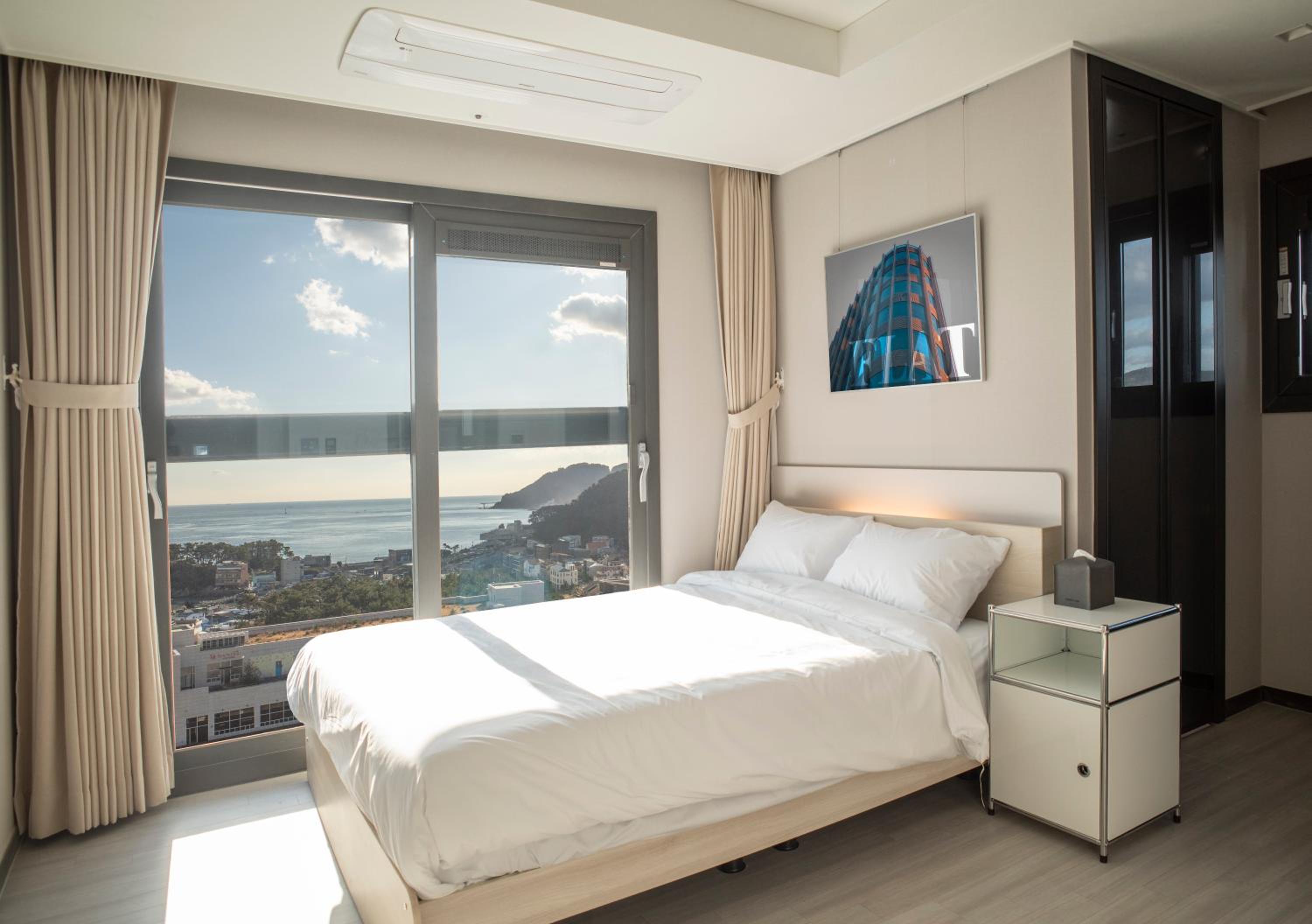 D. Flat Royal Suite - Photo 8