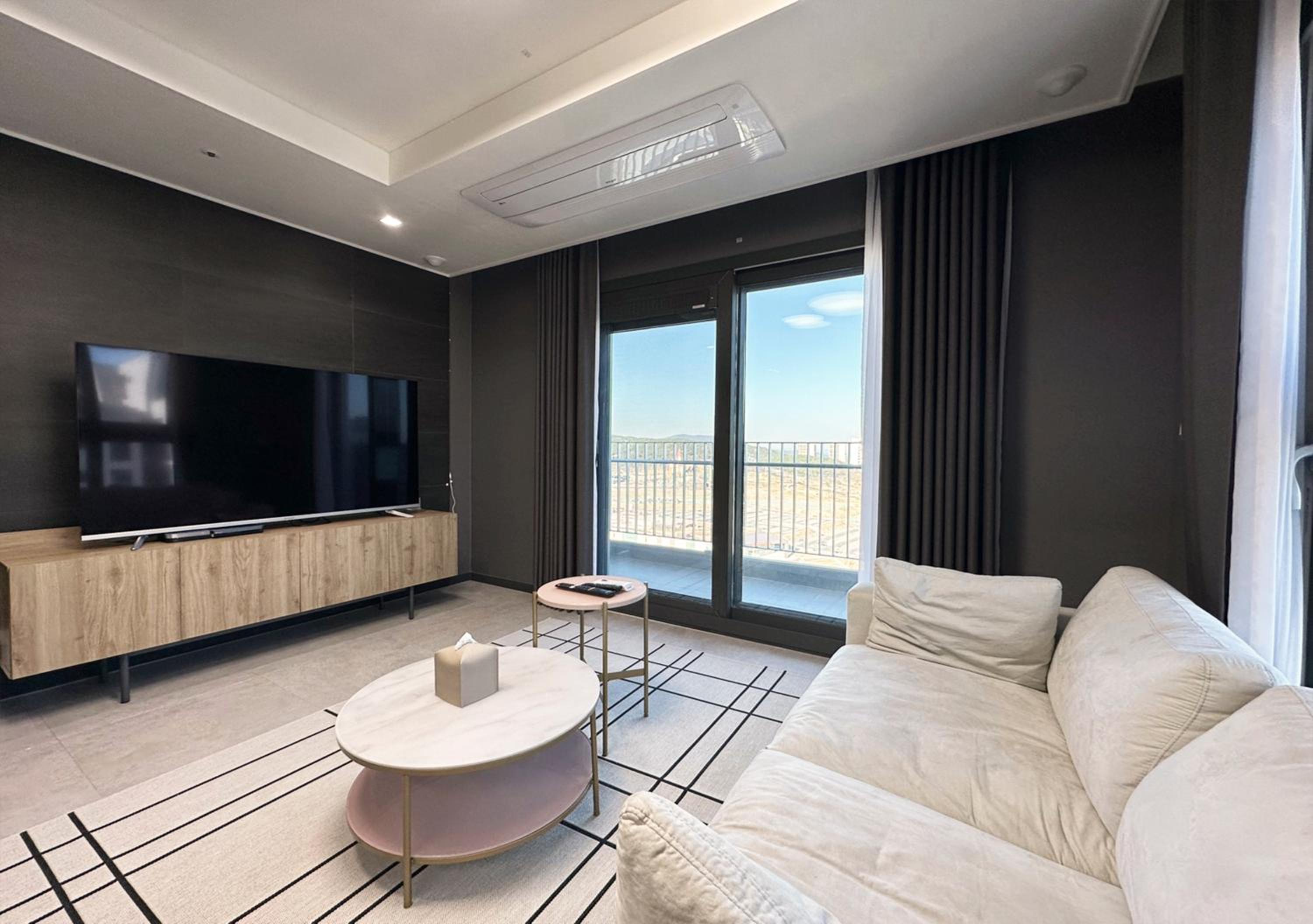 E. Flat Suite+ - Photo 7
