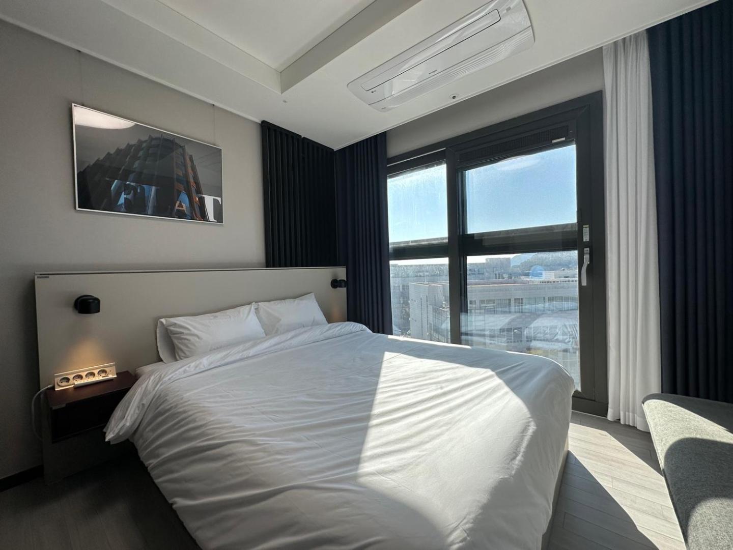 F. Flat Suite - Photo 8