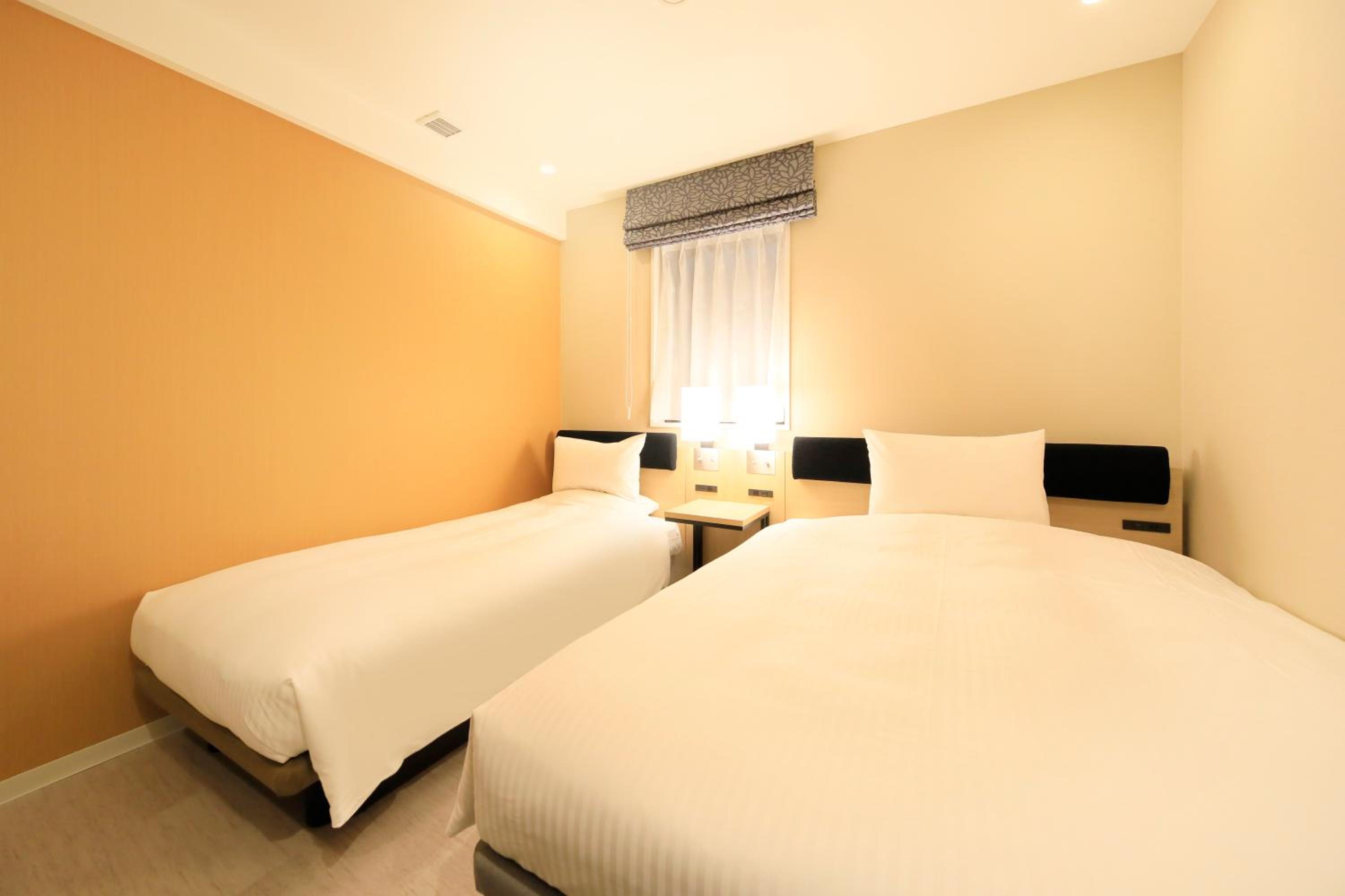 Standard Twin Room - Non-Smoking photo 2